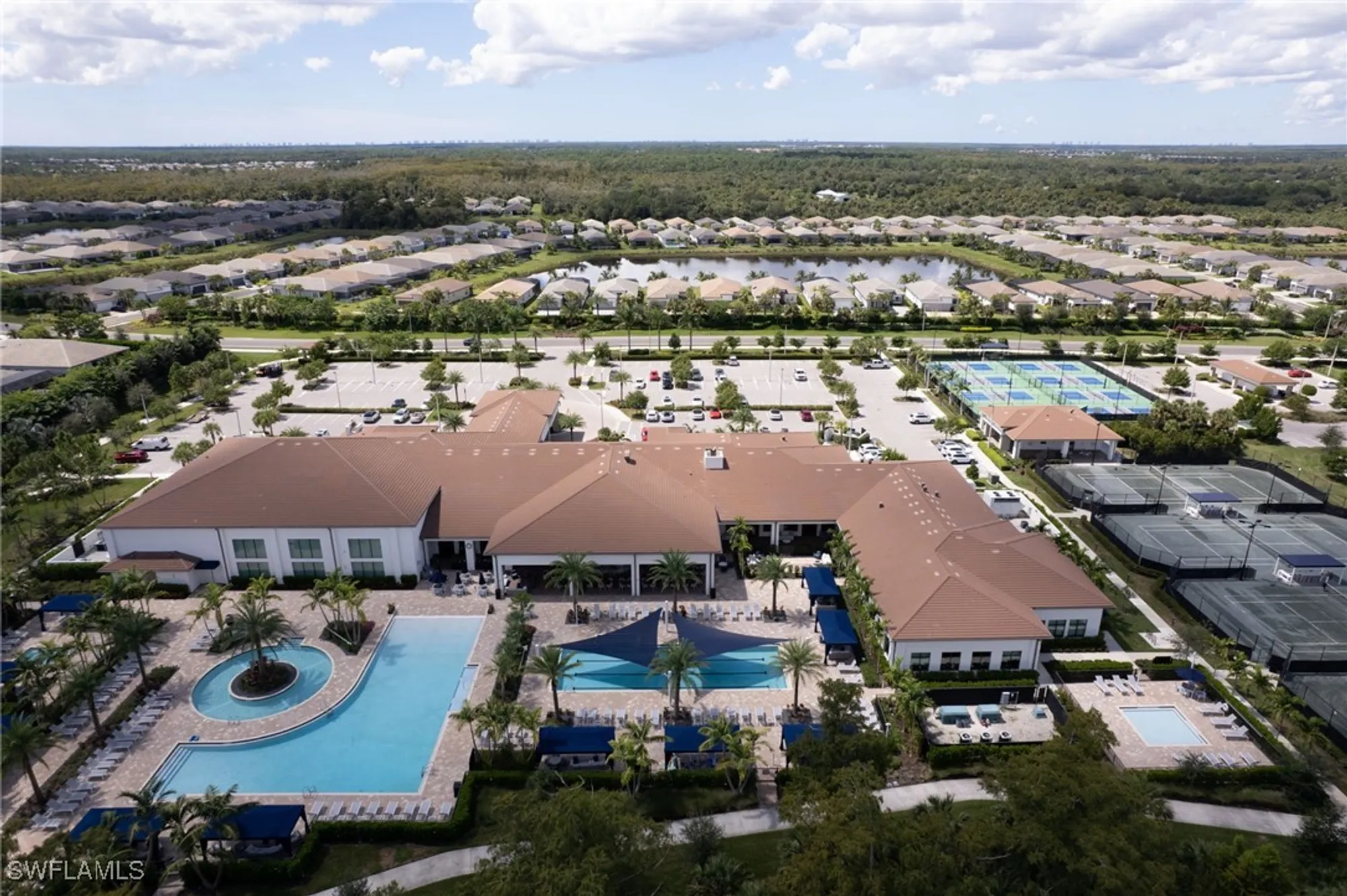 Property Slideshow image 38 of 49 | 11555 jacaranda dr, Naples, FL, 34120