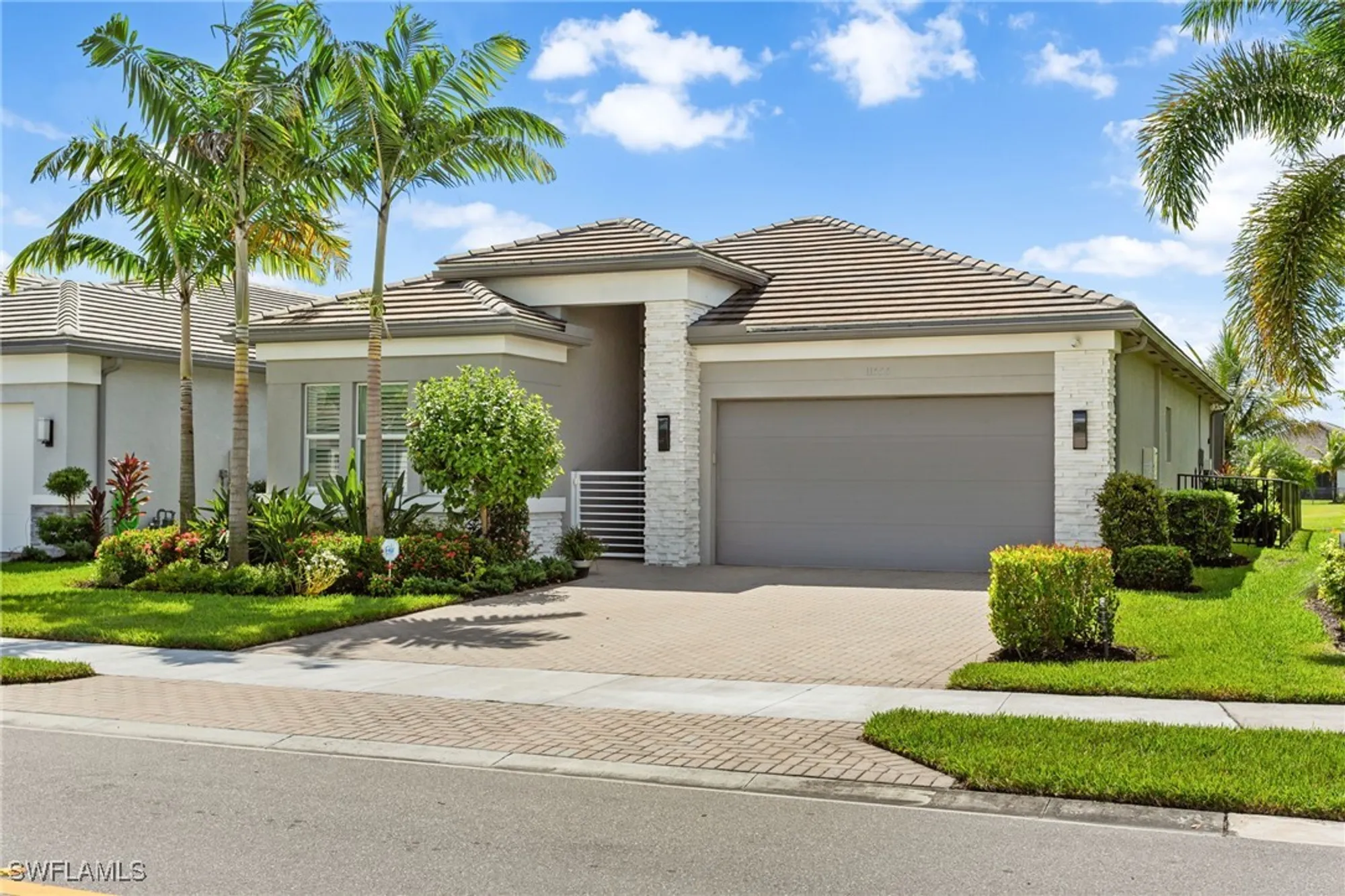 Property Slideshow image 31 of 49 | 11555 jacaranda dr, Naples, FL, 34120