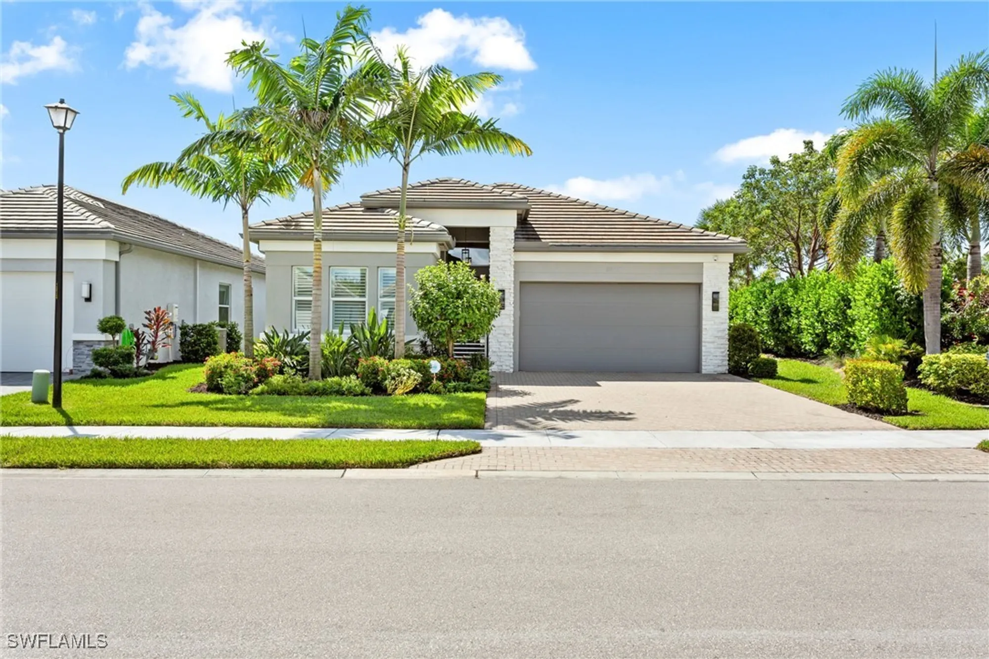 Property Slideshow image 32 of 49 | 11555 jacaranda dr, Naples, FL, 34120