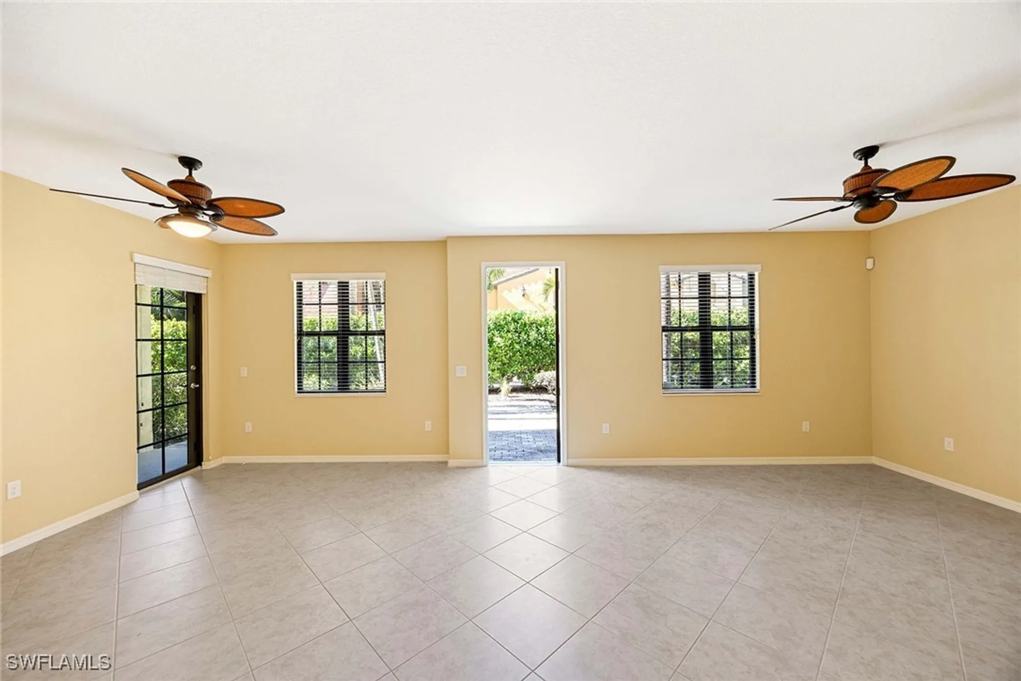 Property Slideshow image 7 of 41 | 9036 alturas st 3603, Naples, FL, 34113