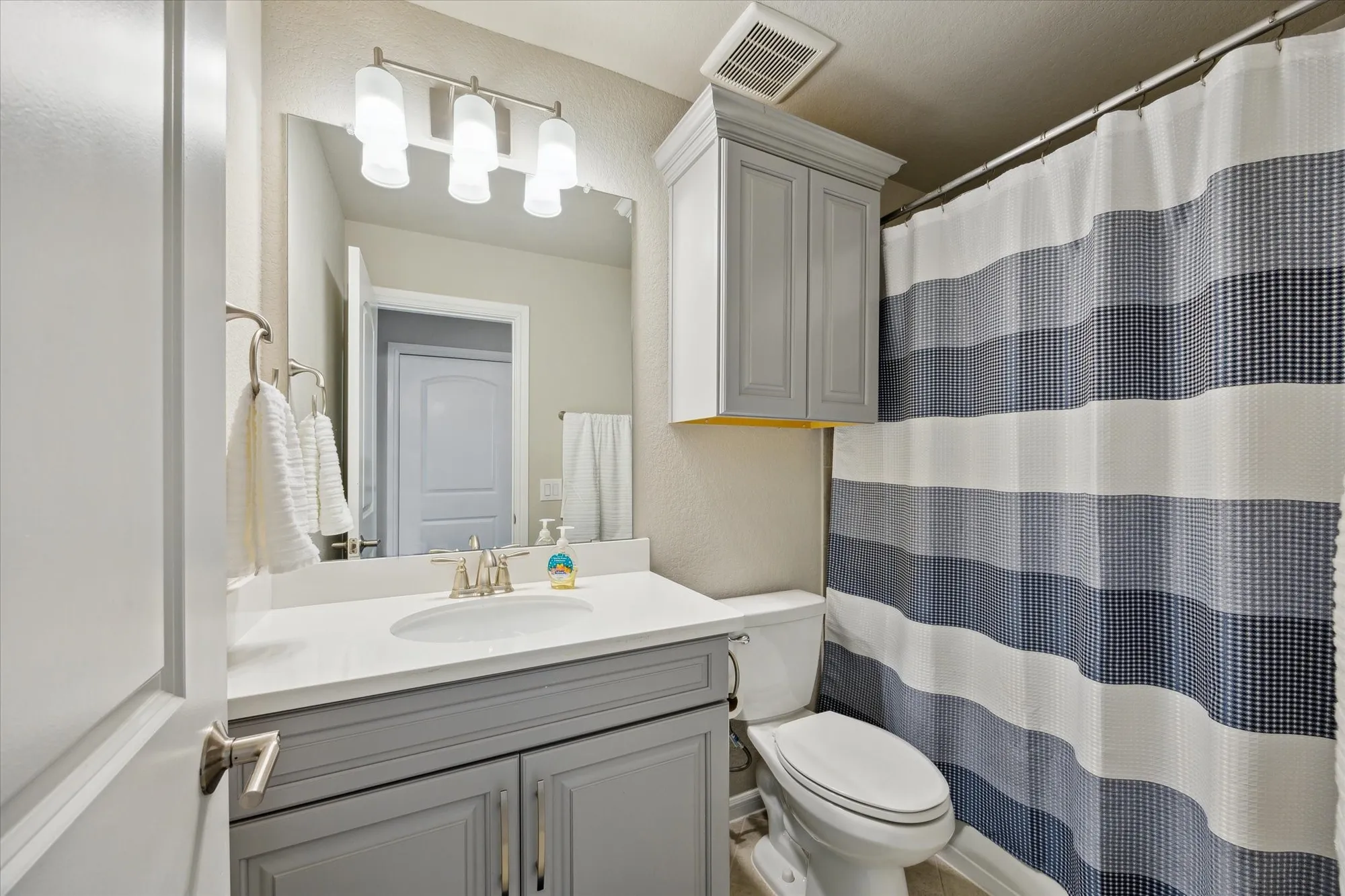 Property Slideshow image 18 of 26 | 5635 ivory cove ln, Fulshear, TX, 77441