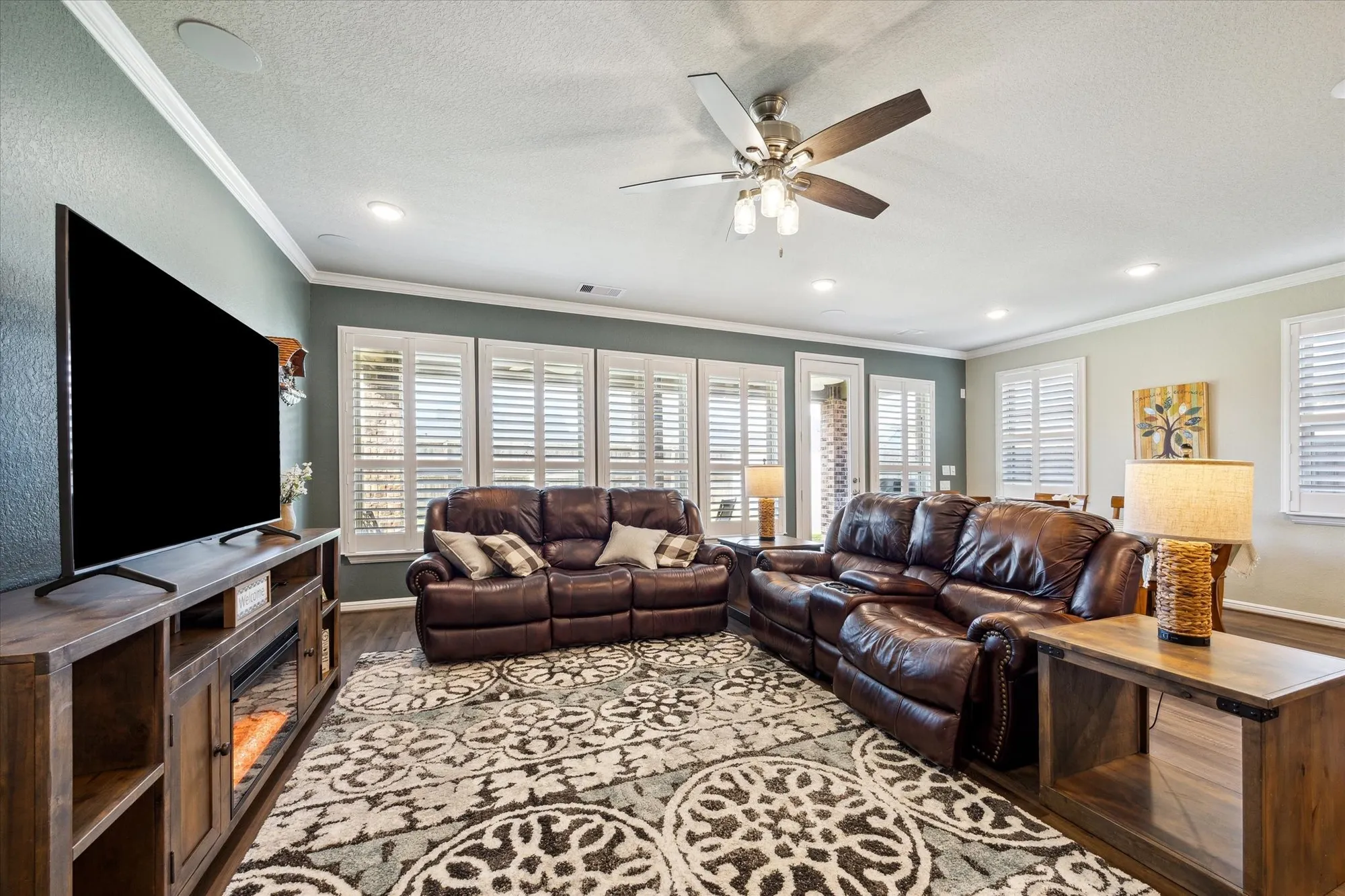 Property Slideshow image 6 of 26 | 5635 ivory cove ln, Fulshear, TX, 77441