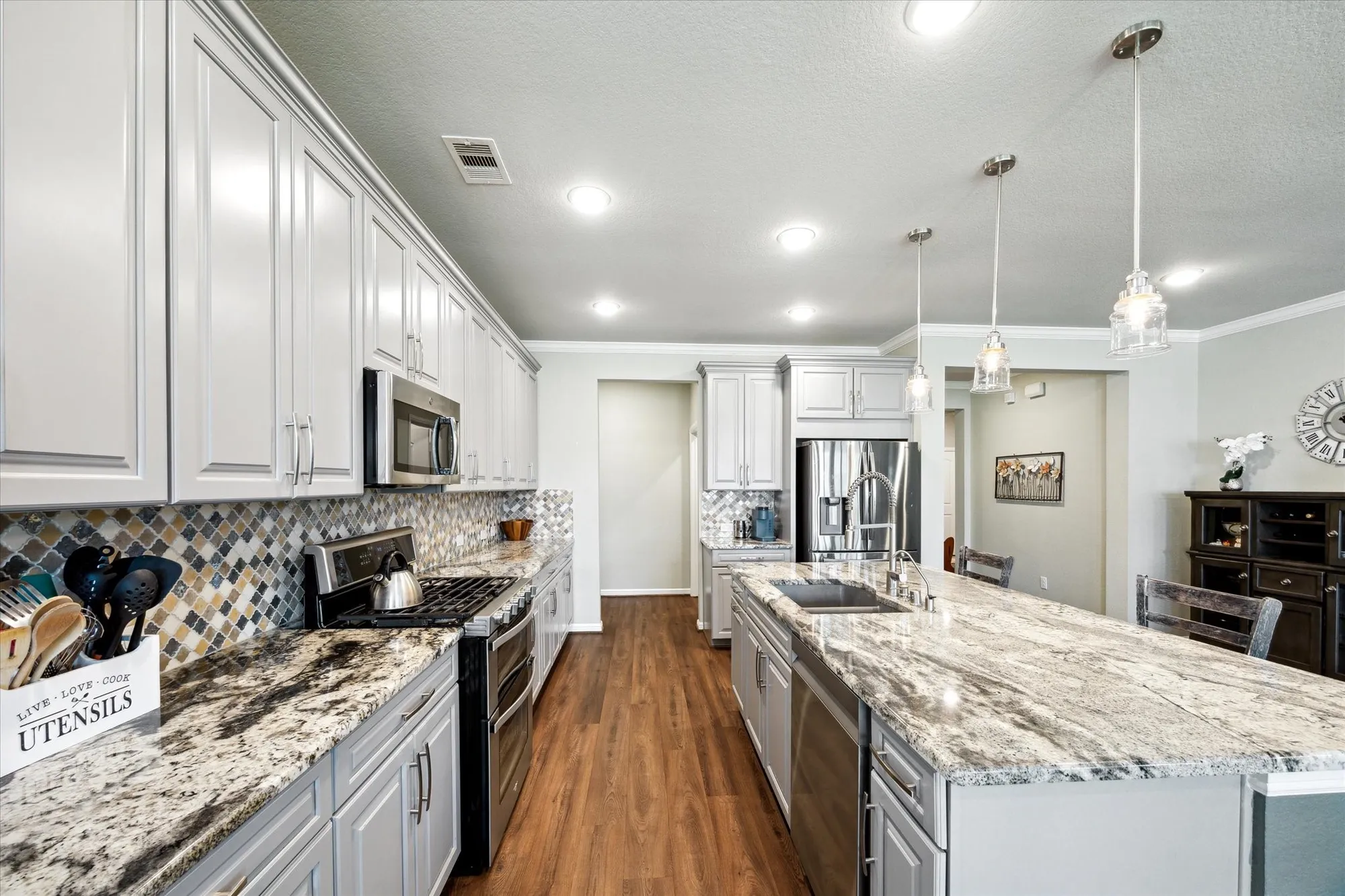 Property Slideshow image 7 of 26 | 5635 ivory cove ln, Fulshear, TX, 77441