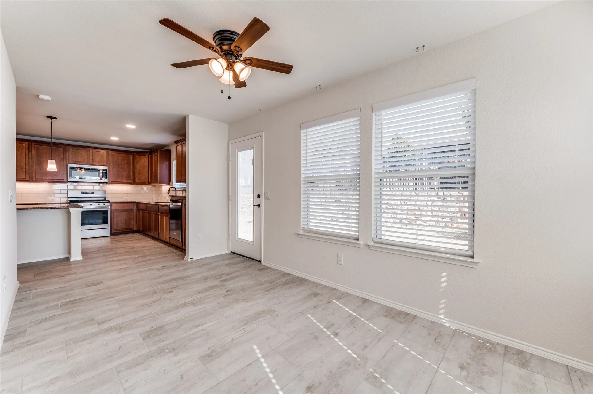 Property Slideshow image 7 of 25 | 7613 heritage dr, Aubrey, TX, 76227