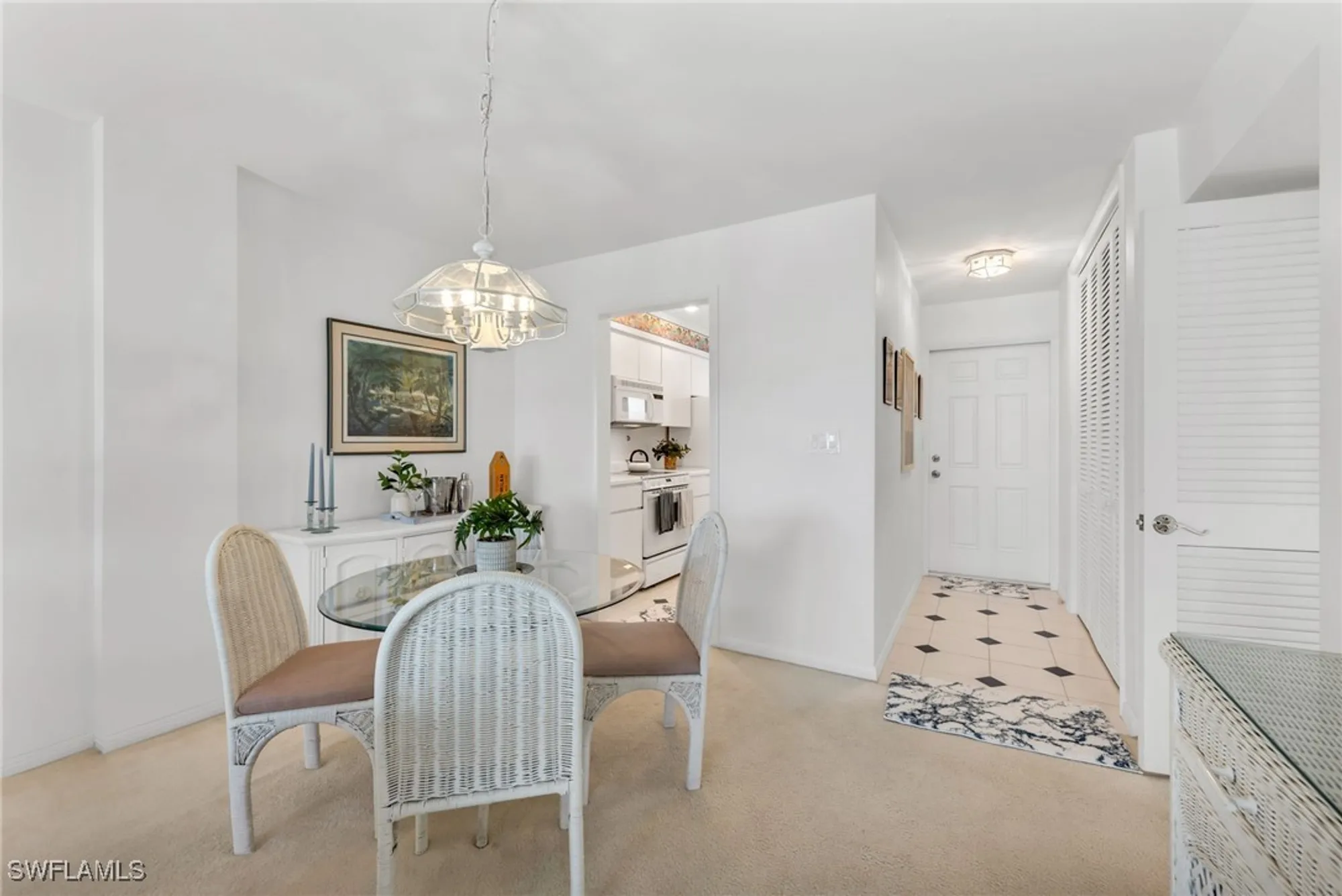 Property Slideshow image 16 of 25 | 2121 gulf shore blvd 305, Naples, FL, 34102