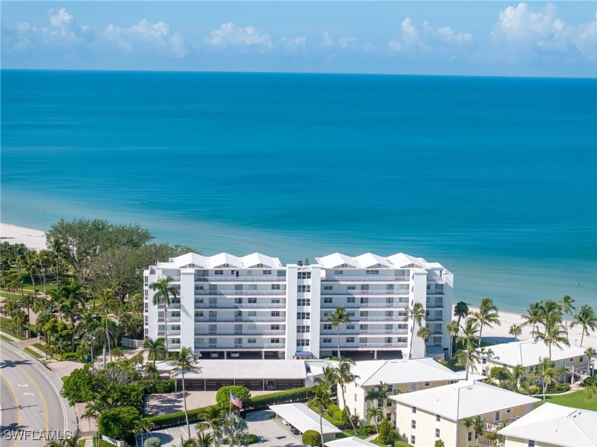 Property Slideshow image 1 of 25 | 2121 gulf shore blvd 305, Naples, FL, 34102