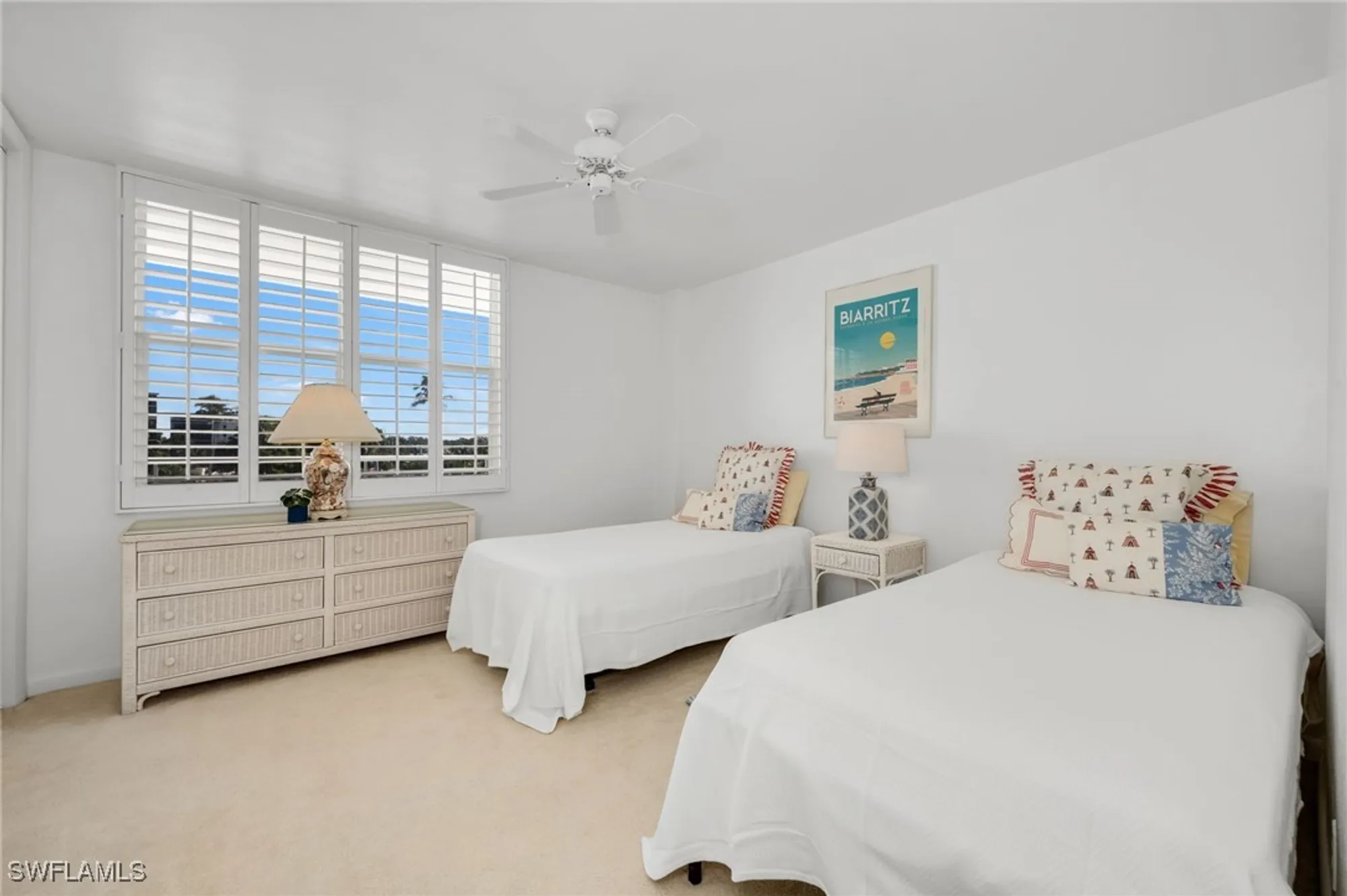 Property Slideshow image 22 of 25 | 2121 gulf shore blvd 305, Naples, FL, 34102
