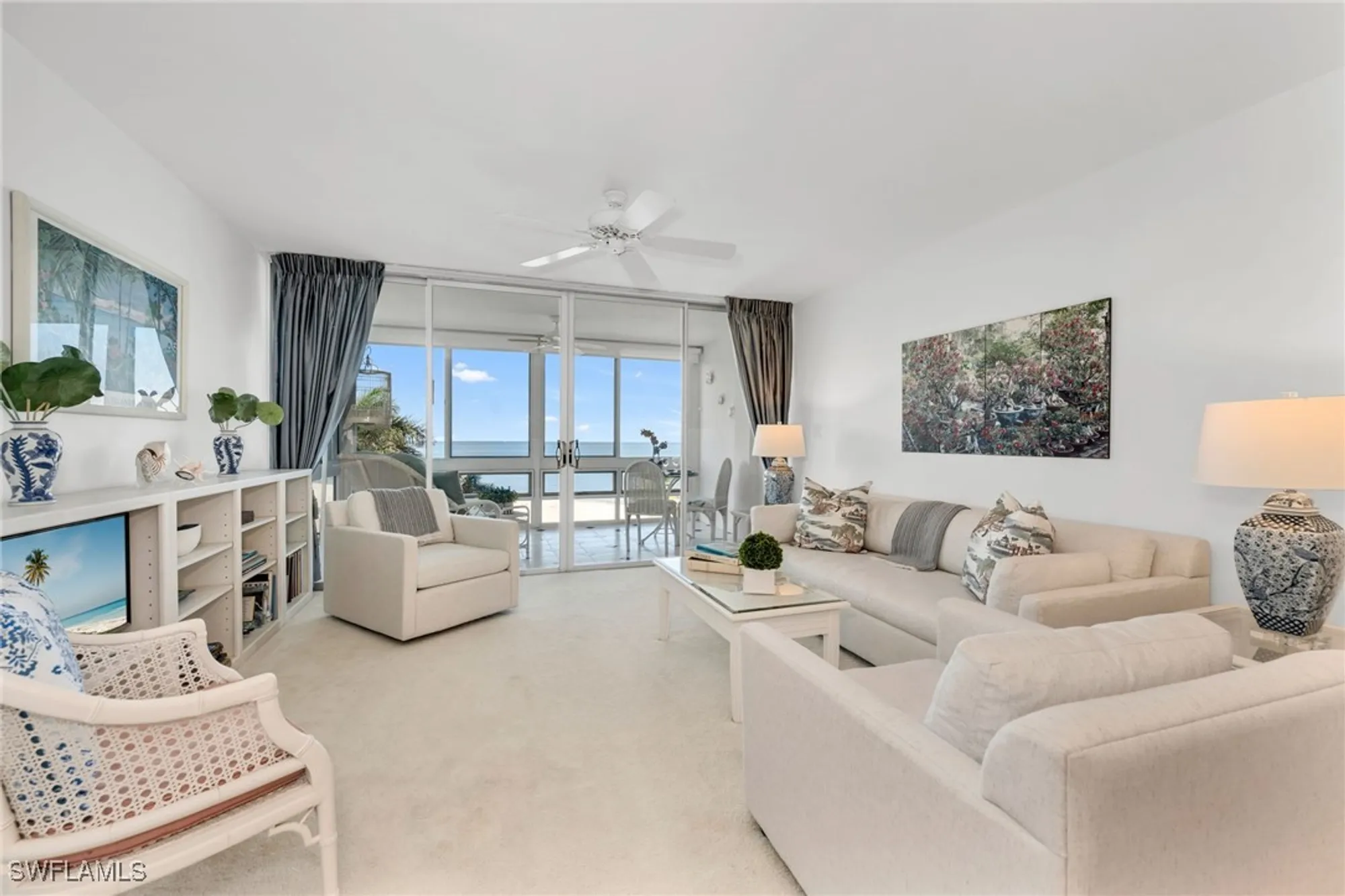 Property Slideshow image 4 of 25 | 2121 gulf shore blvd 305, Naples, FL, 34102