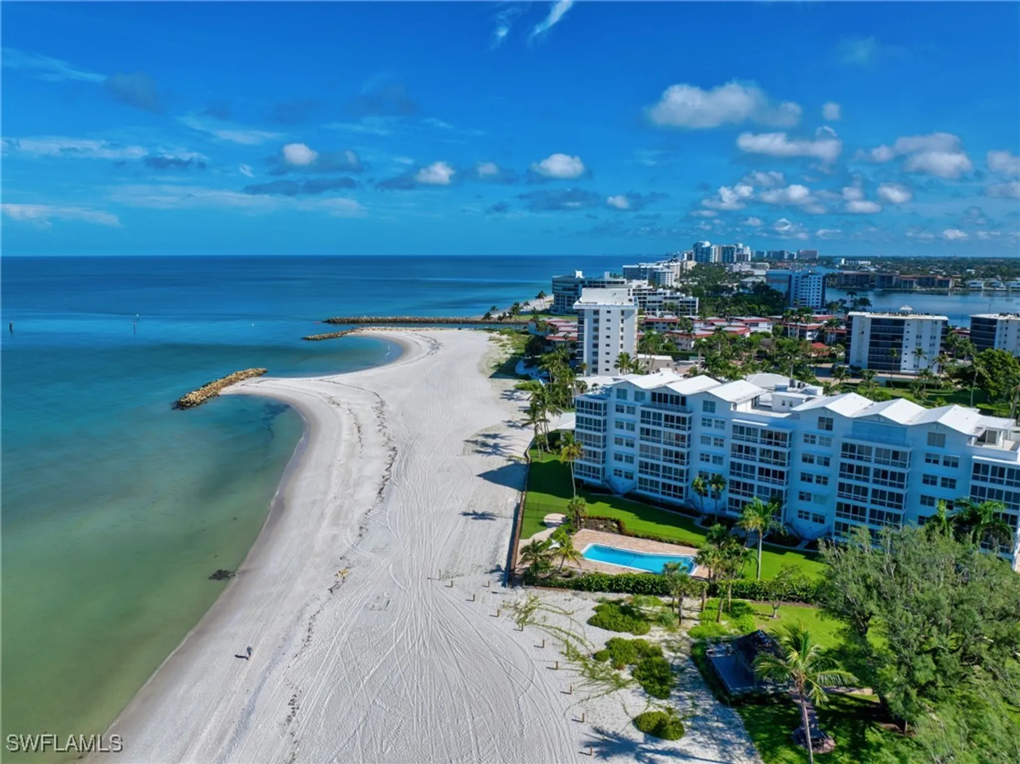 Property Slideshow image 5 of 25 | 2121 gulf shore blvd 305, Naples, FL, 34102