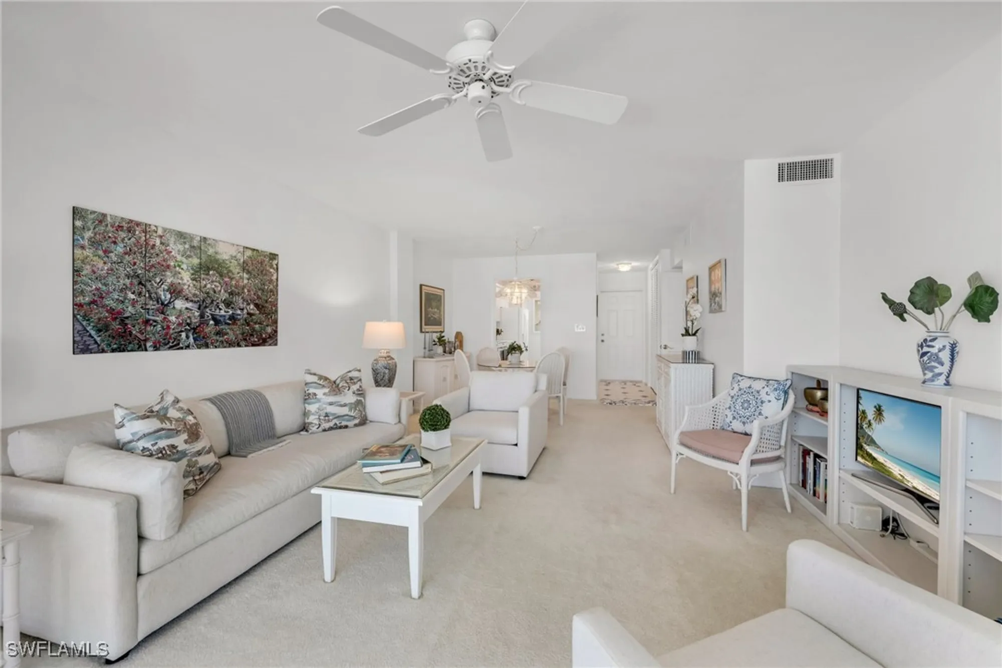 Property Slideshow image 6 of 25 | 2121 gulf shore blvd 305, Naples, FL, 34102