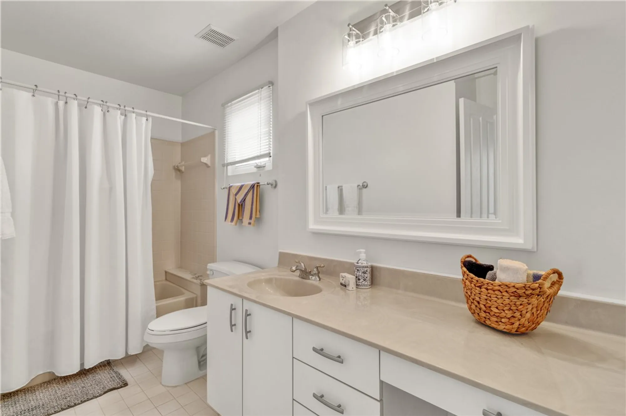 Property Slideshow image 21 of 30 | 4928 wood duck cir, Vero Beach, FL, 32967