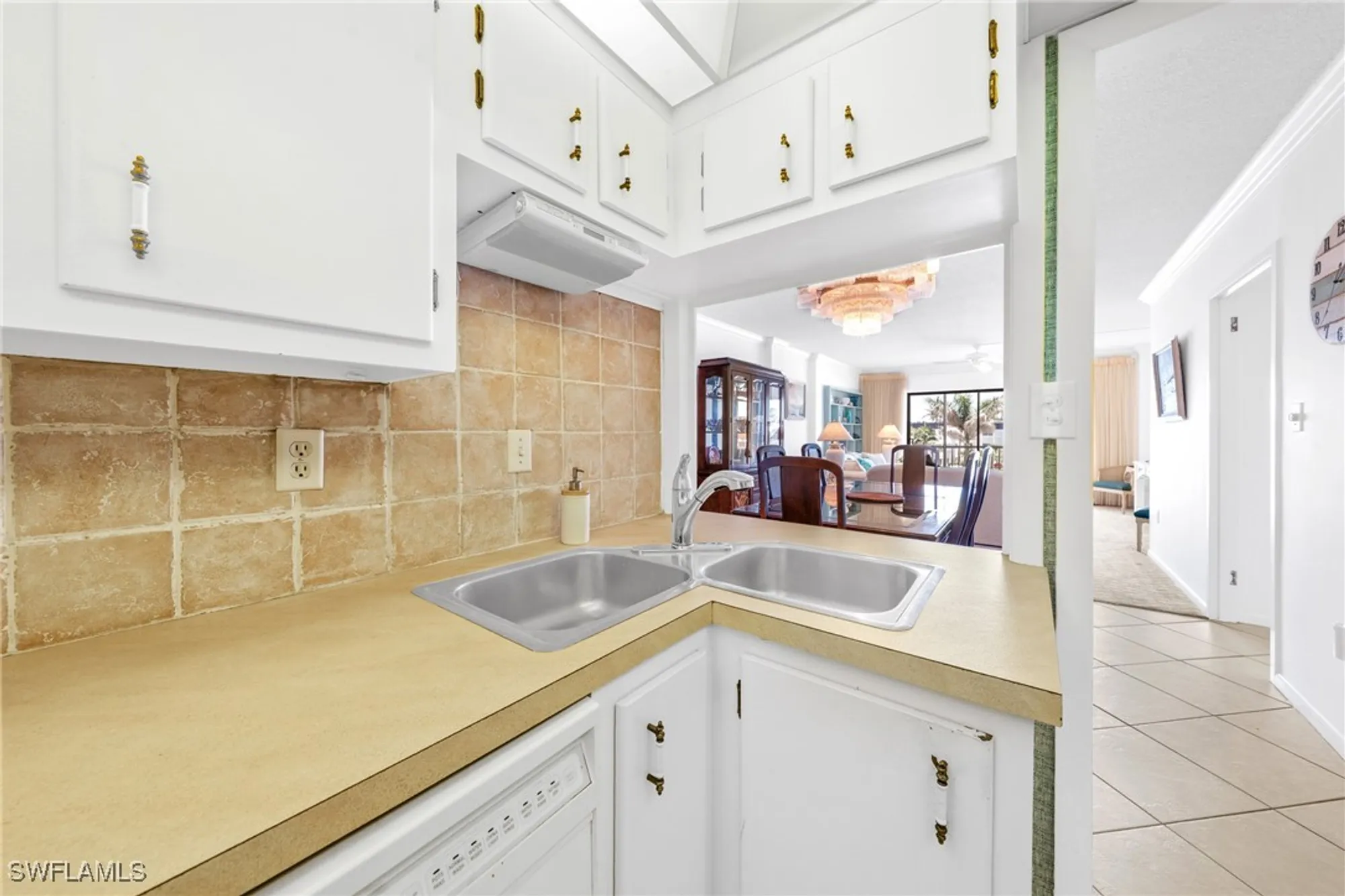 Property Slideshow image 18 of 48 | 1977 gulf shore blvd 302, Naples, FL, 34102