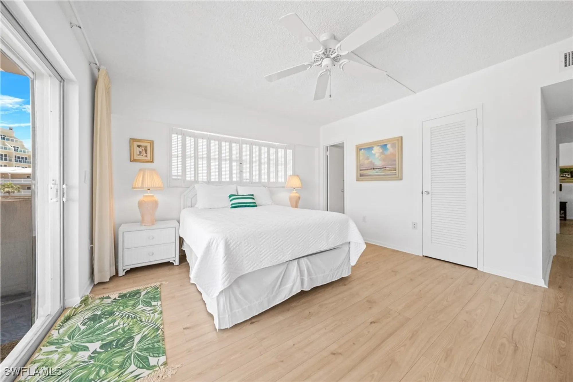 Property Slideshow image 24 of 48 | 1977 gulf shore blvd 302, Naples, FL, 34102