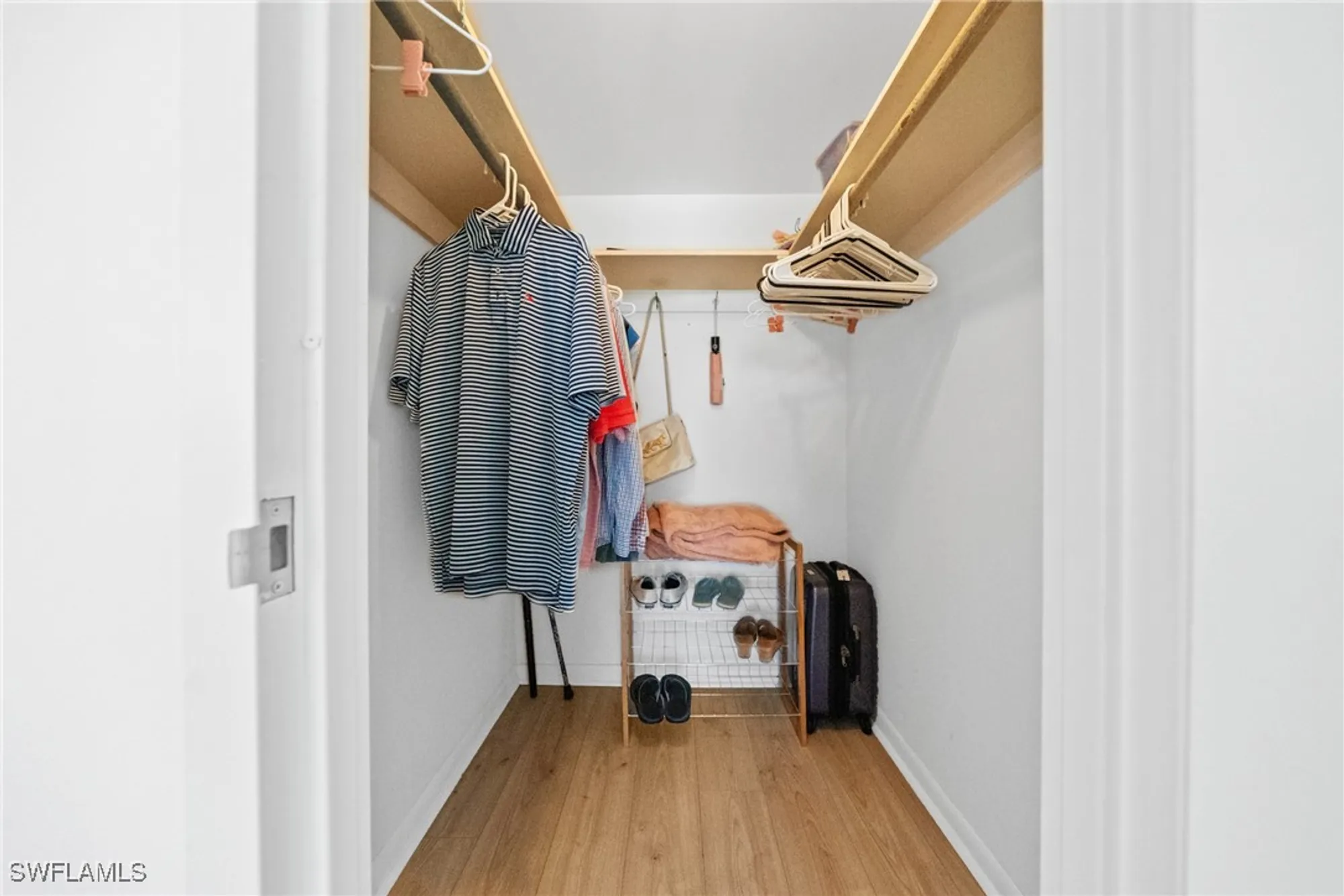 Property Slideshow image 25 of 48 | 1977 gulf shore blvd 302, Naples, FL, 34102