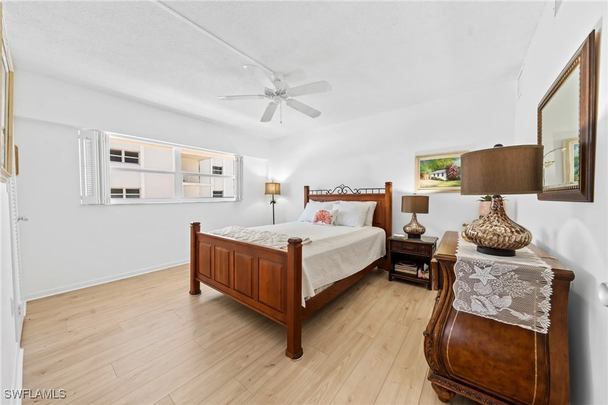 Property Slideshow image 27 of 48 | 1977 gulf shore blvd 302, Naples, FL, 34102