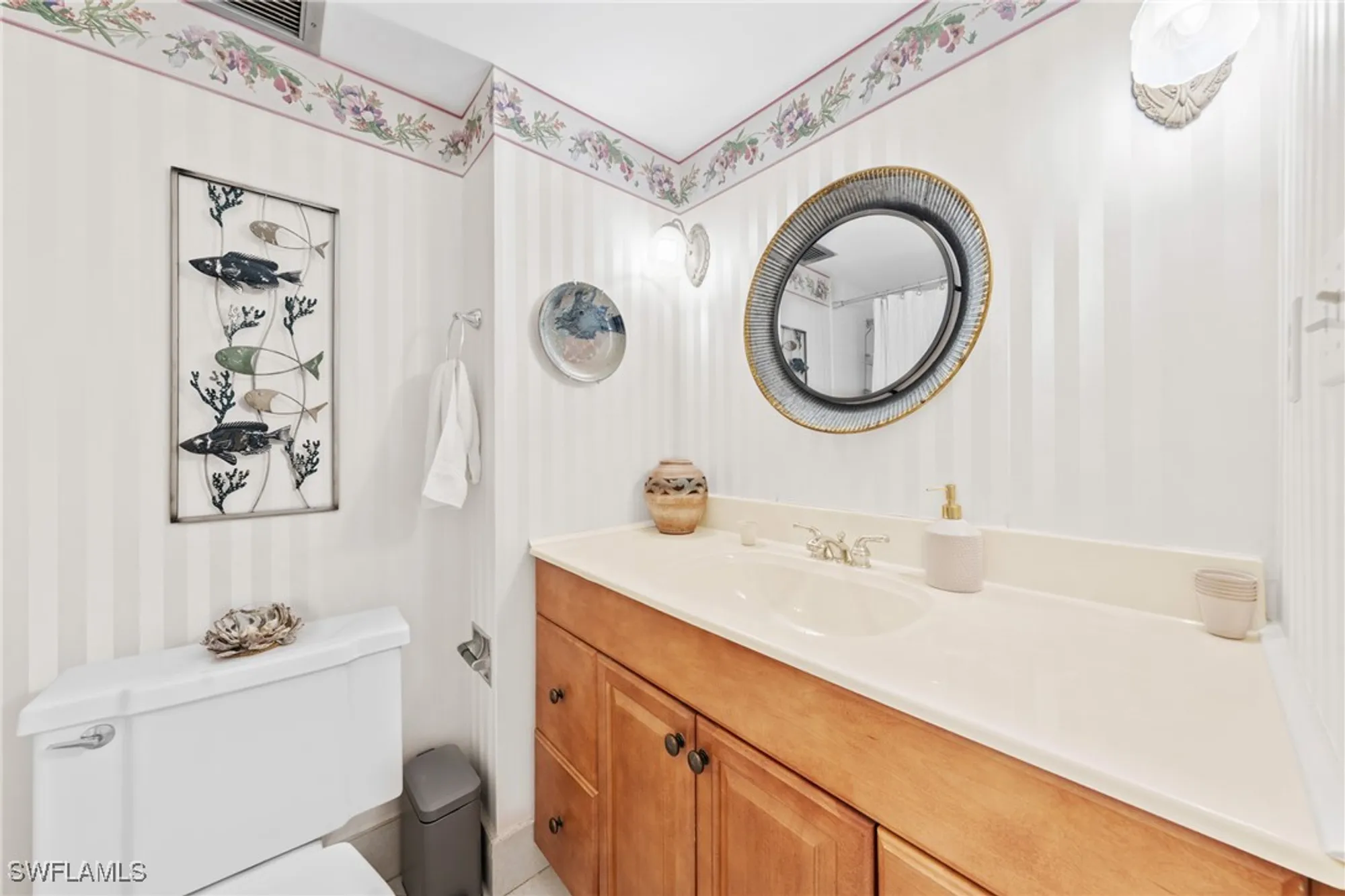 Property Slideshow image 29 of 48 | 1977 gulf shore blvd 302, Naples, FL, 34102