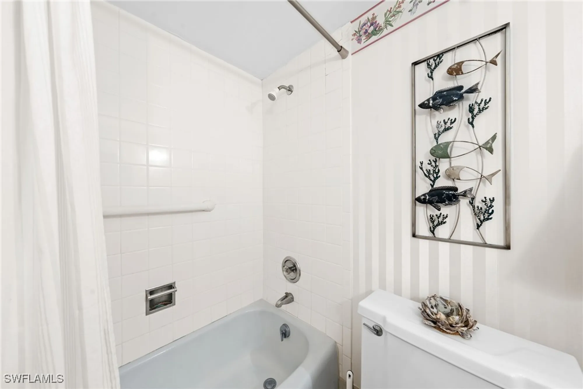 Property Slideshow image 30 of 48 | 1977 gulf shore blvd 302, Naples, FL, 34102