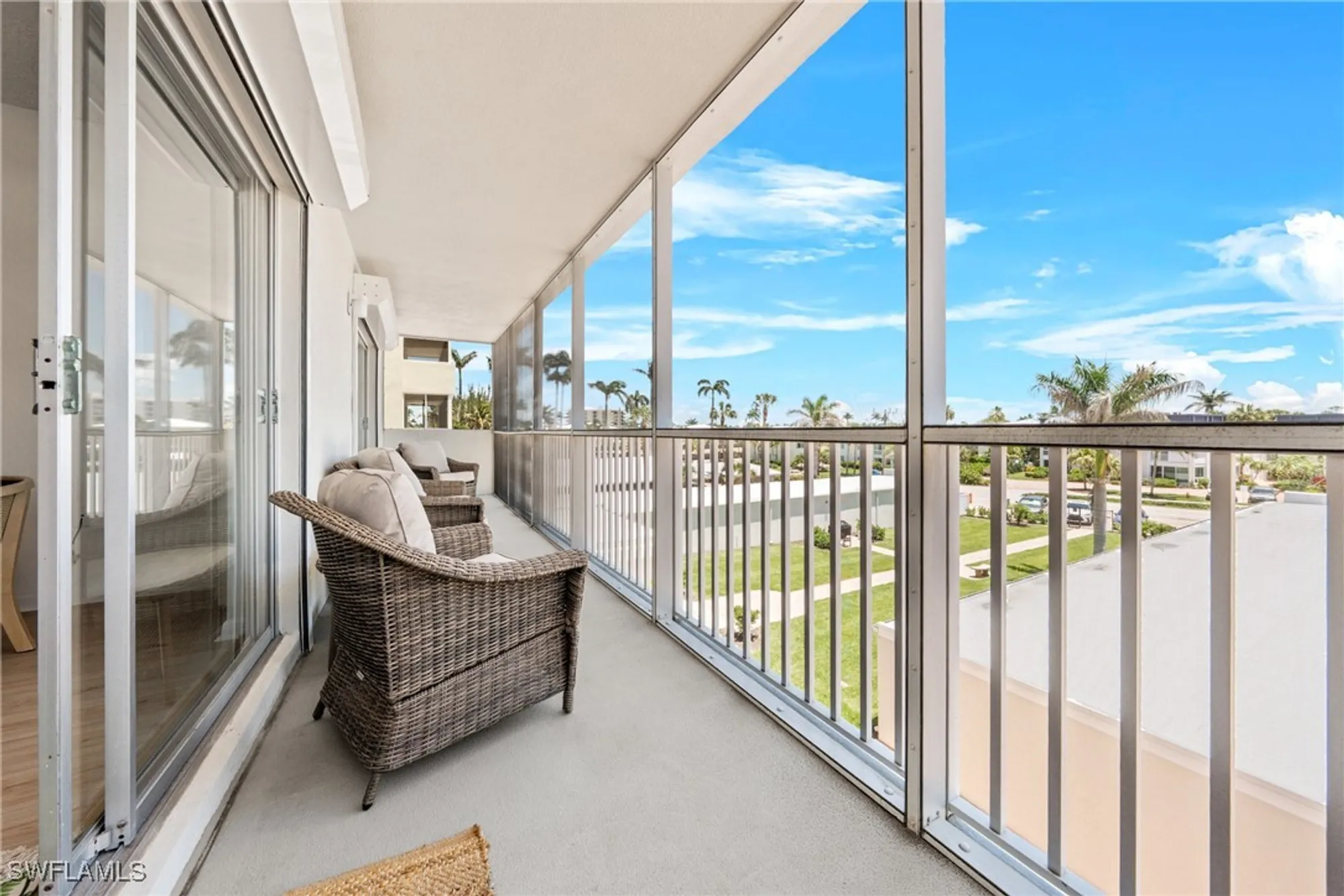 Property Slideshow image 32 of 48 | 1977 gulf shore blvd 302, Naples, FL, 34102