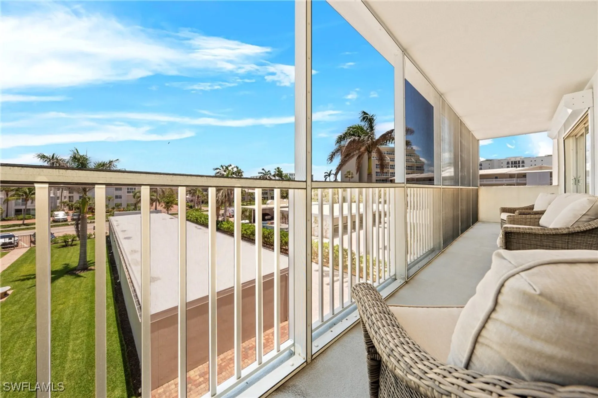 Property Slideshow image 33 of 48 | 1977 gulf shore blvd 302, Naples, FL, 34102