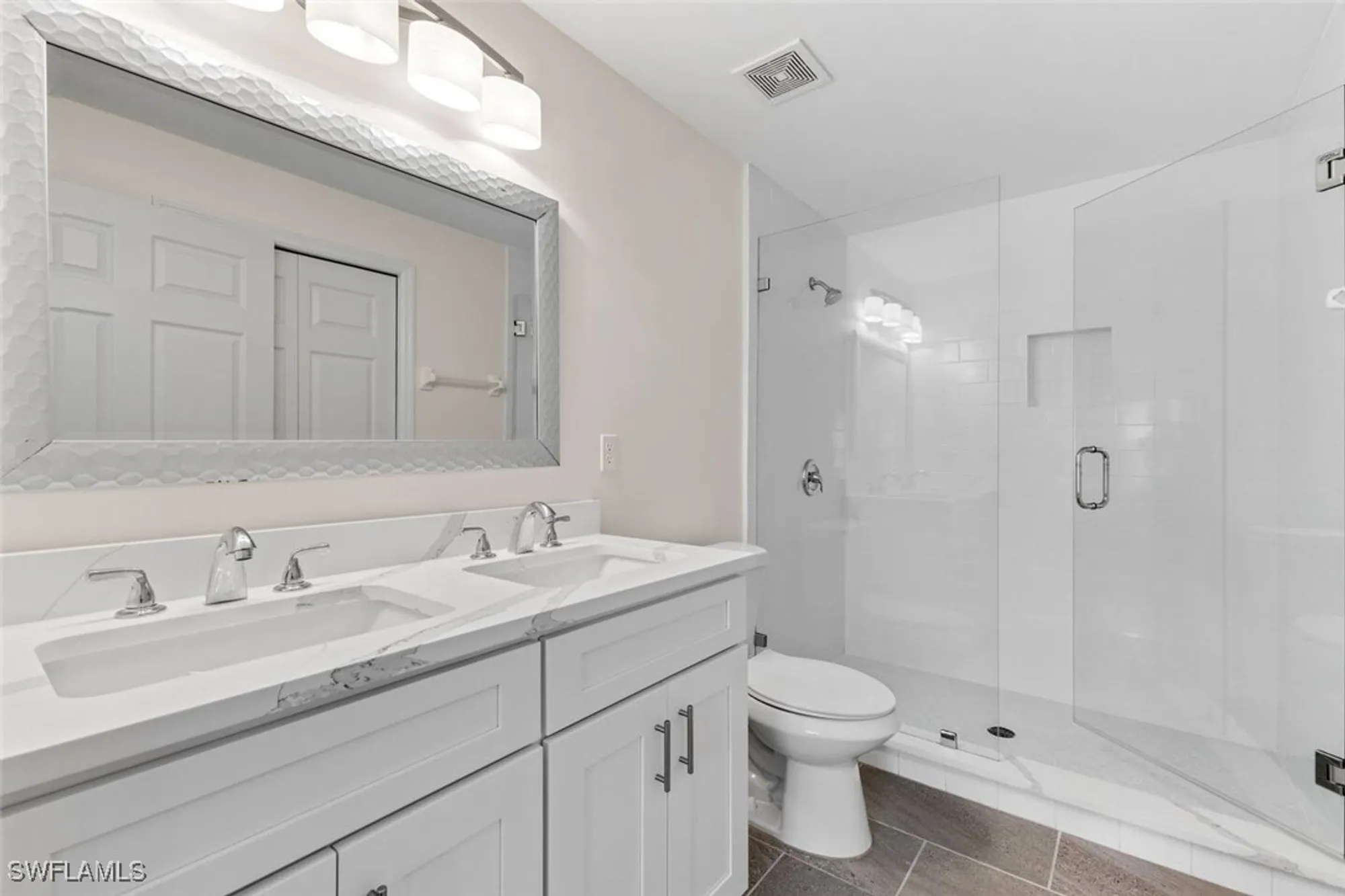 Property Slideshow image 10 of 16 | 9185 celeste dr 204, Naples, FL, 34113
