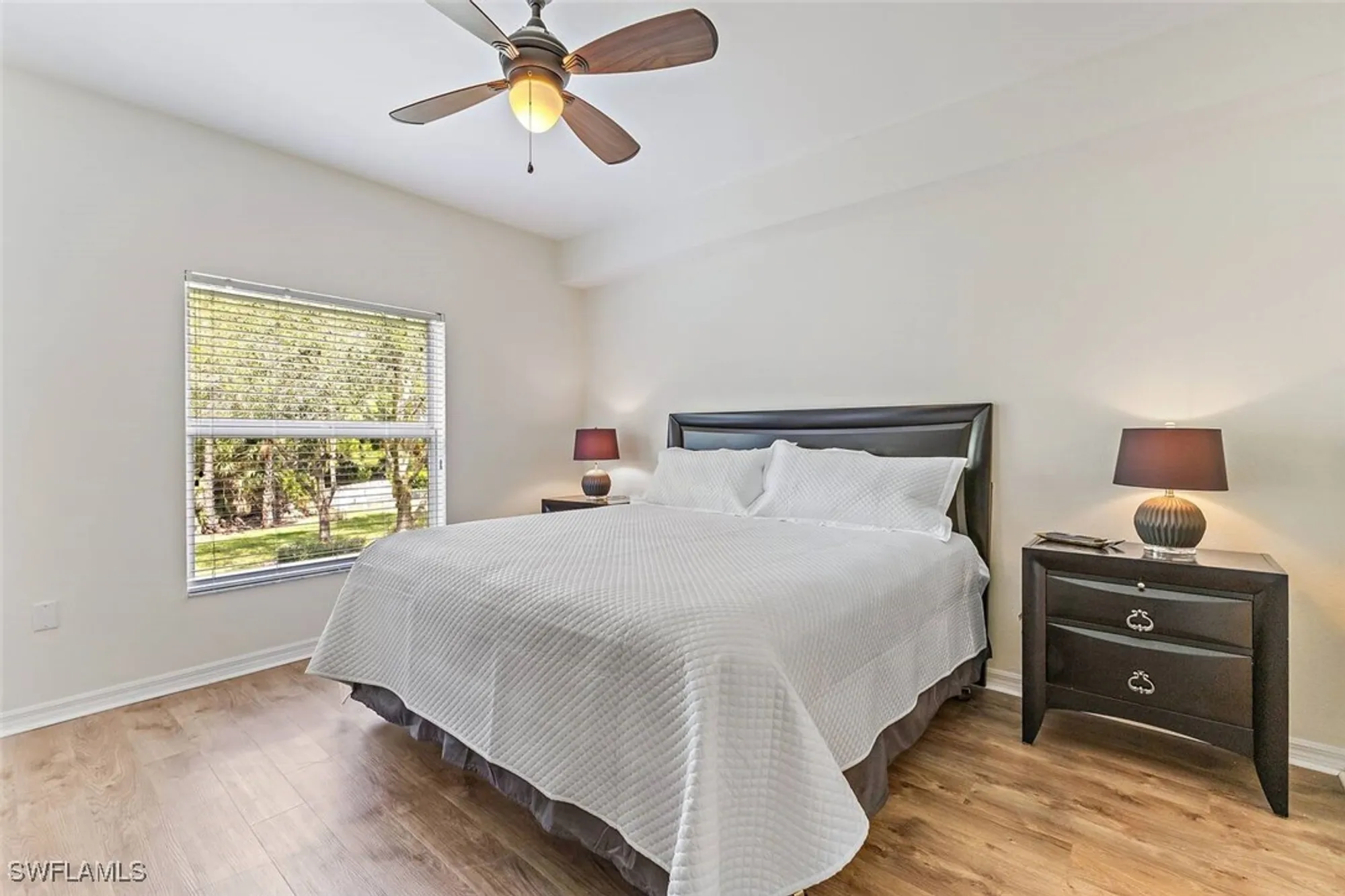 Property Slideshow image 11 of 16 | 9185 celeste dr 204, Naples, FL, 34113