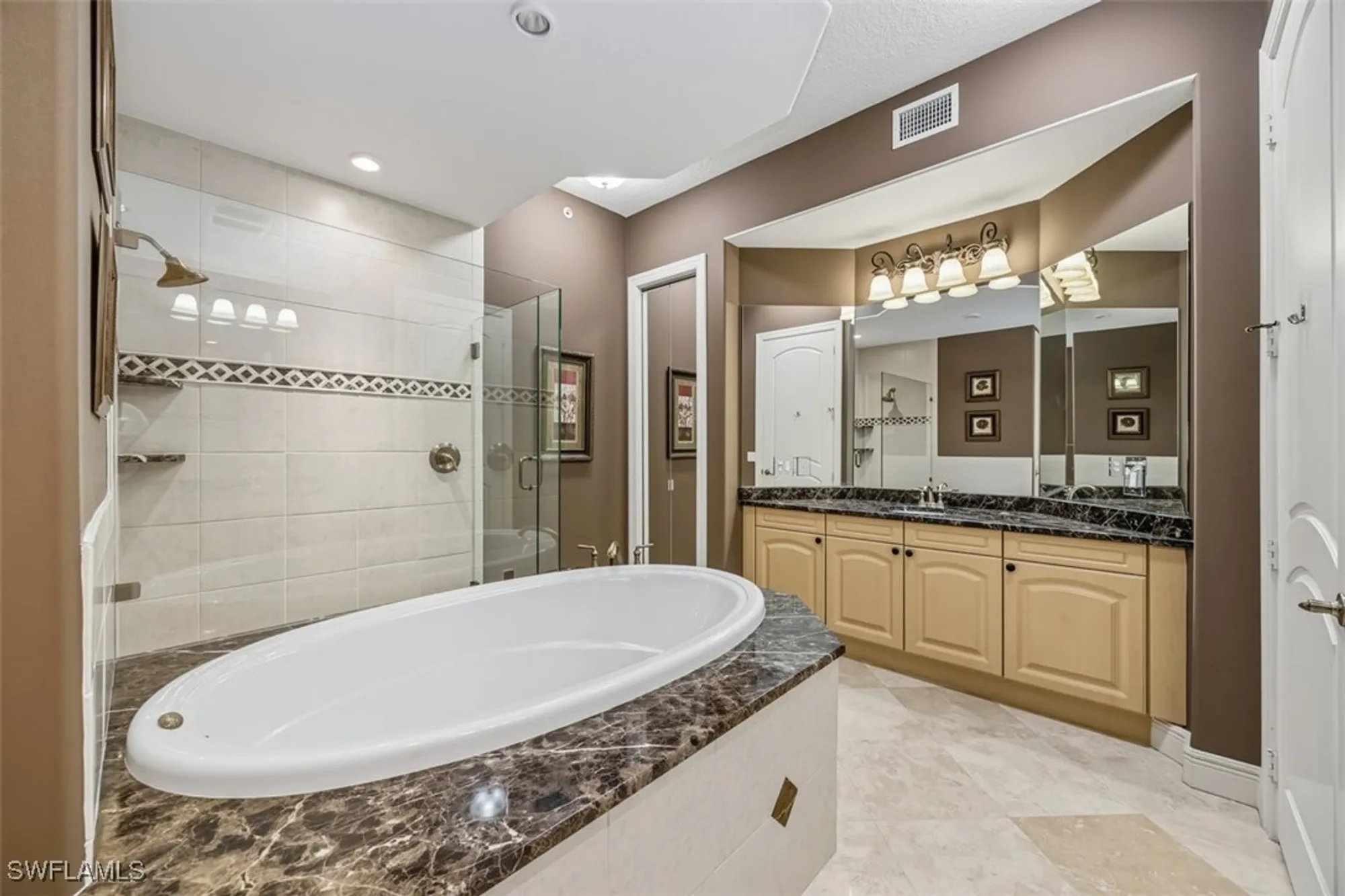 Property Slideshow image 18 of 24 | 560 el camino real apt 1202, Naples, FL, 34119