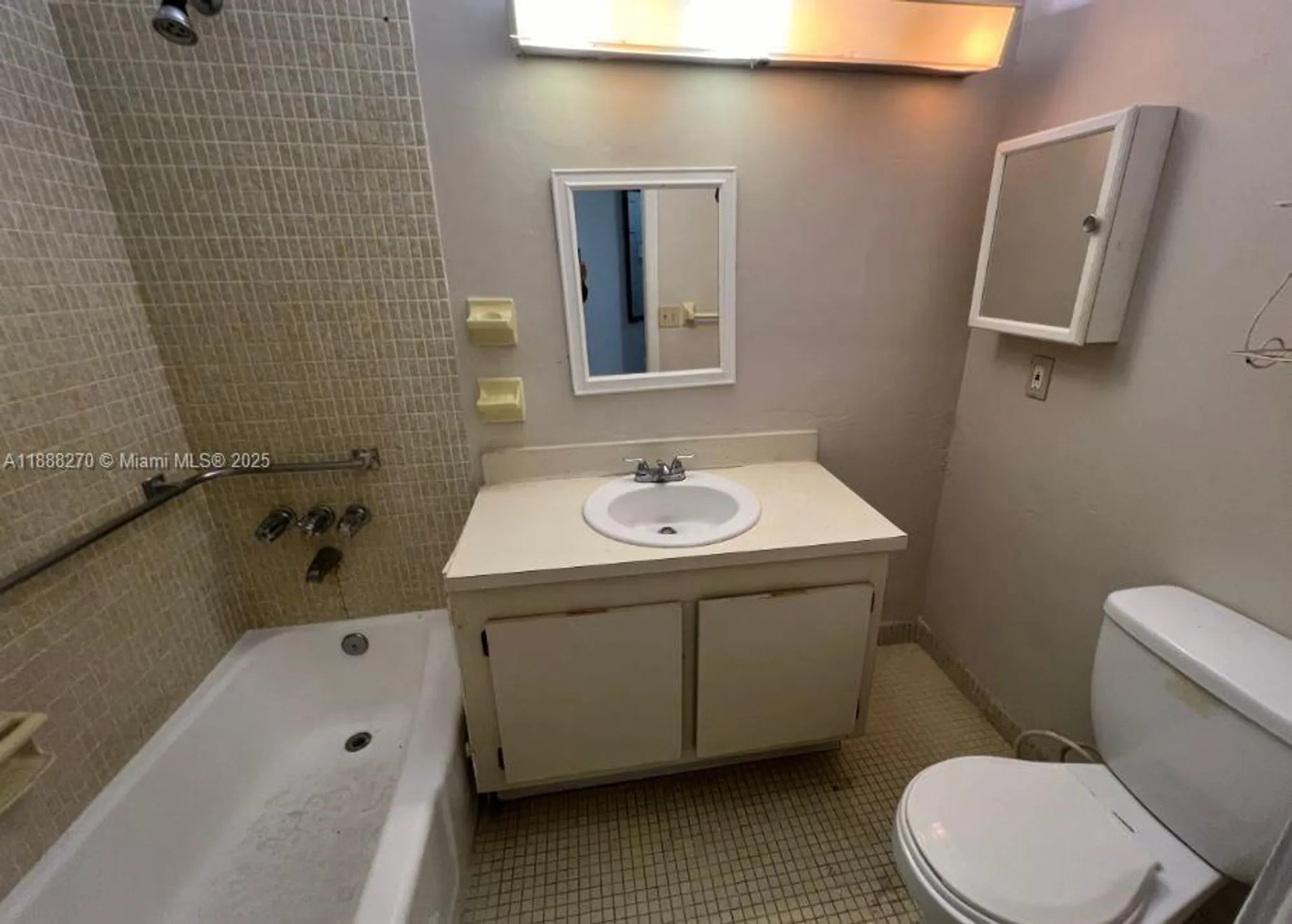 Property Slideshow image 15 of 17 | 19080 ne 3rd ct apt 312, Miami, FL, 33179