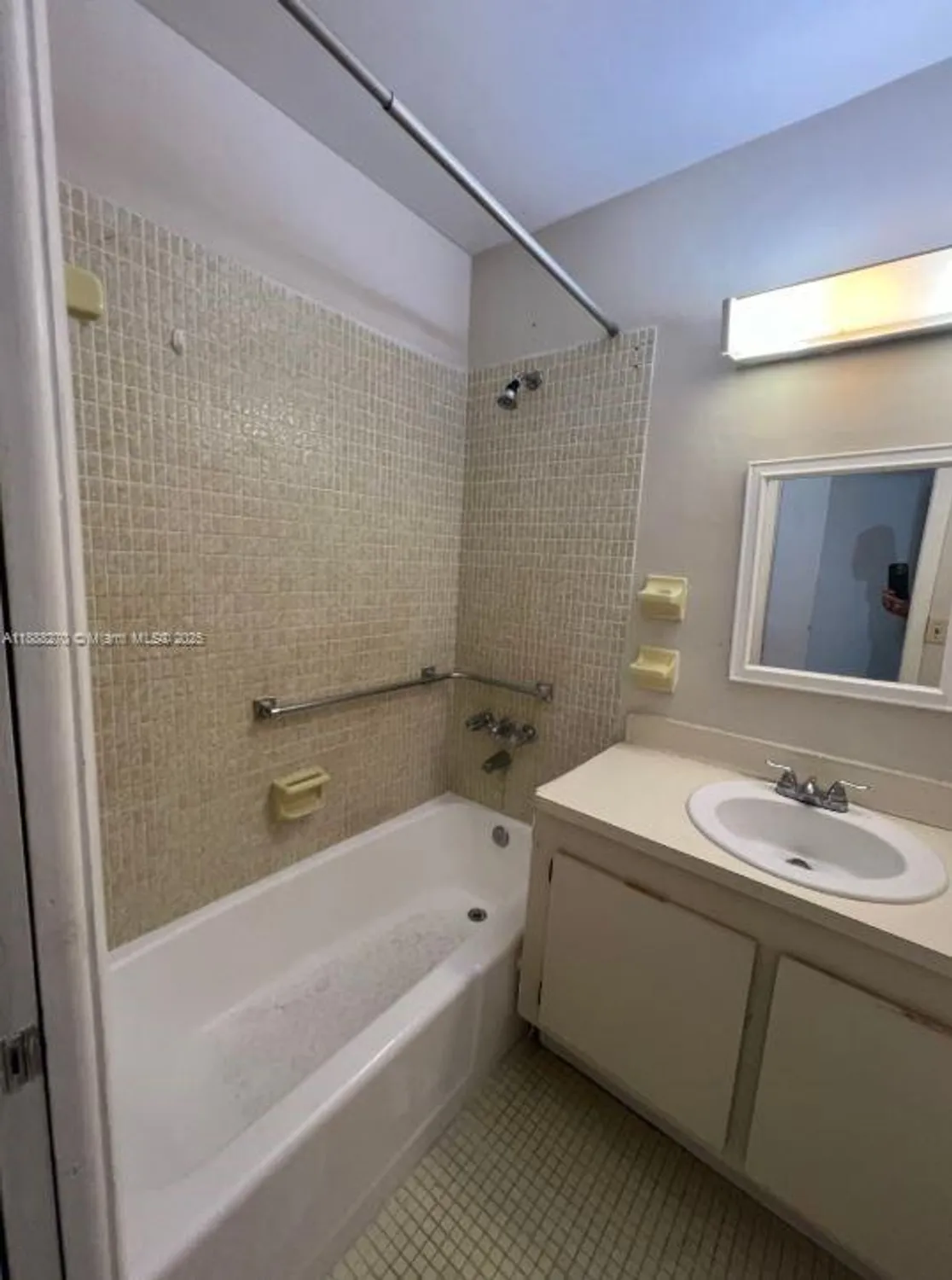 Property Slideshow image 16 of 17 | 19080 ne 3rd ct apt 312, Miami, FL, 33179