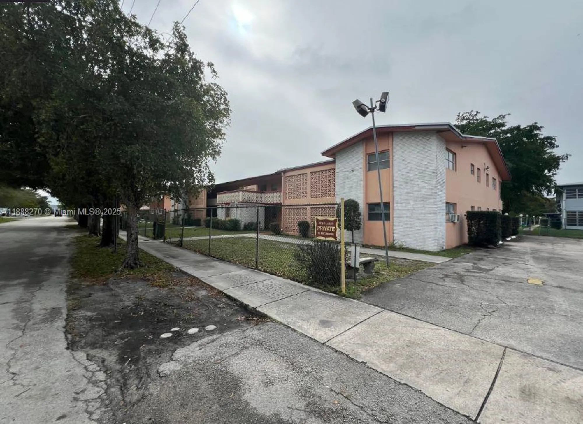 Property Slideshow image 1 of 17 | 19080 ne 3rd ct apt 312, Miami, FL, 33179