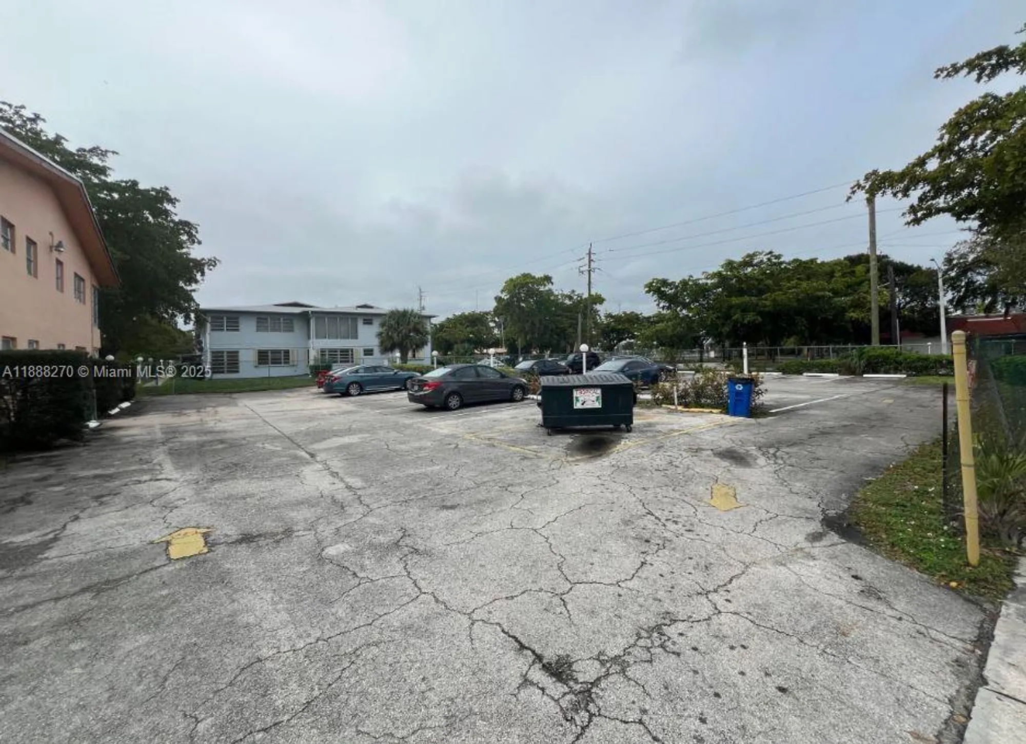 Property Slideshow image 4 of 17 | 19080 ne 3rd ct apt 312, Miami, FL, 33179