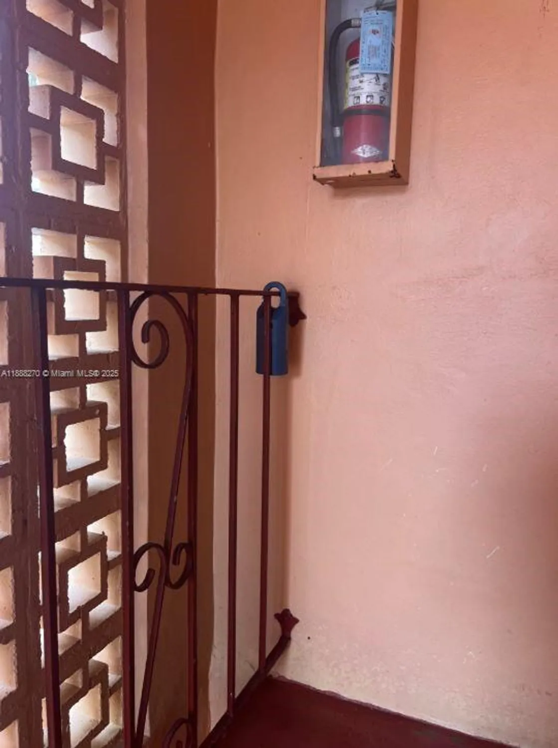 Property Slideshow image 6 of 17 | 19080 ne 3rd ct apt 312, Miami, FL, 33179