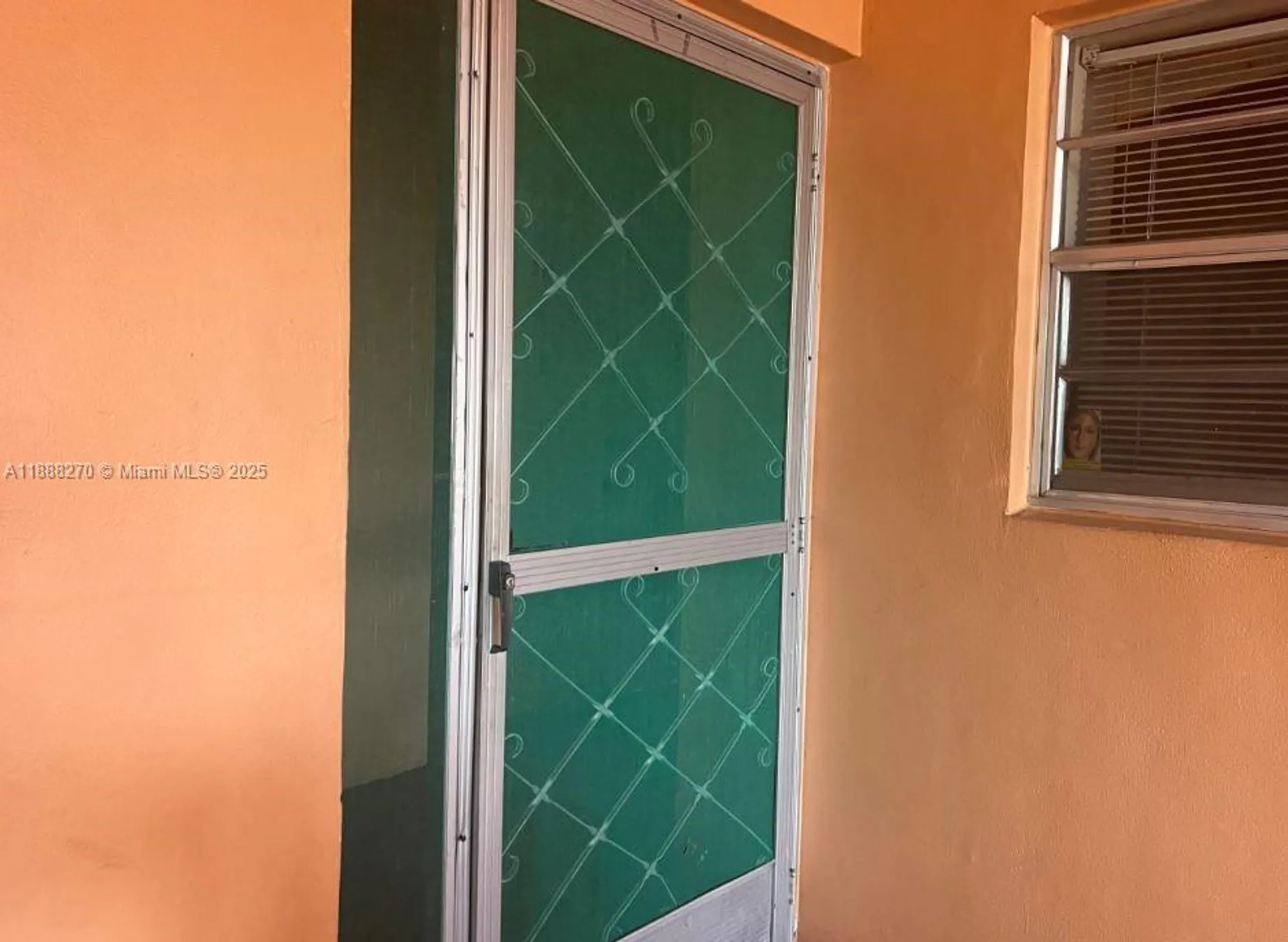 Property Slideshow image 8 of 17 | 19080 ne 3rd ct apt 312, Miami, FL, 33179