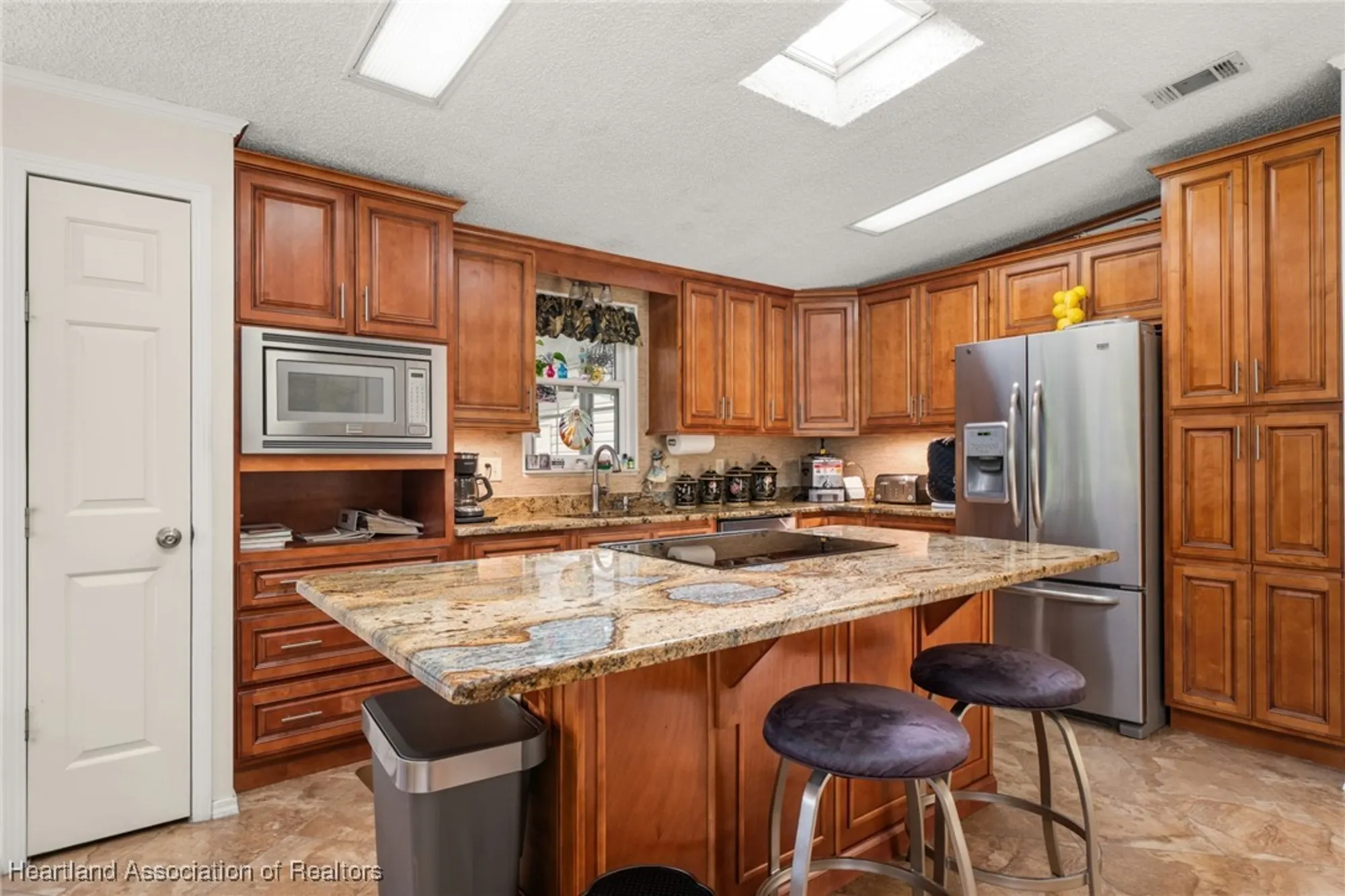 Property Slideshow image 9 of 50 | 2877 s driftwood ct, Avon Park, FL, 33825