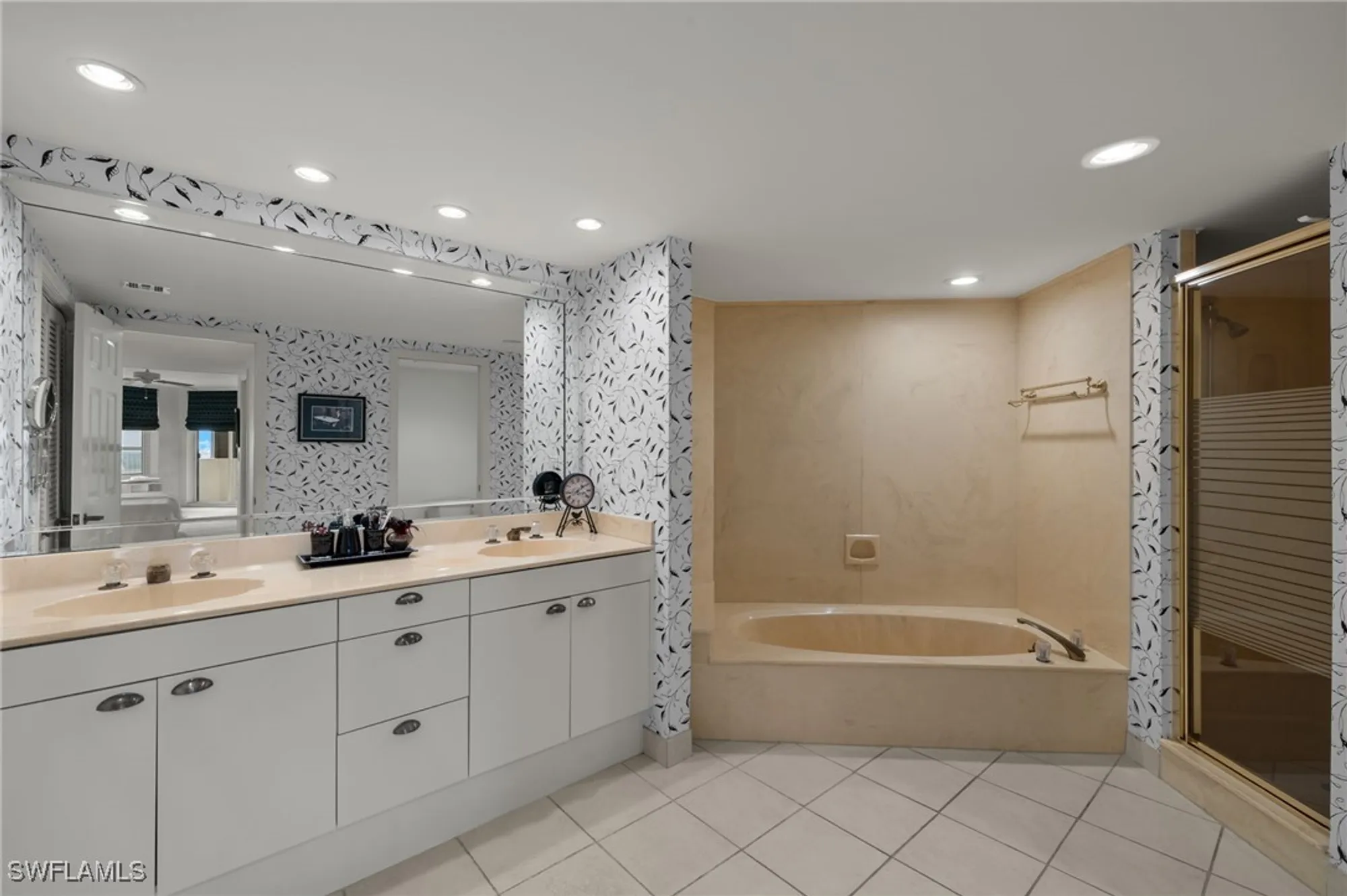 Property Slideshow image 16 of 36 | 6001 pelican bay blvd 1205, Naples, FL, 34108