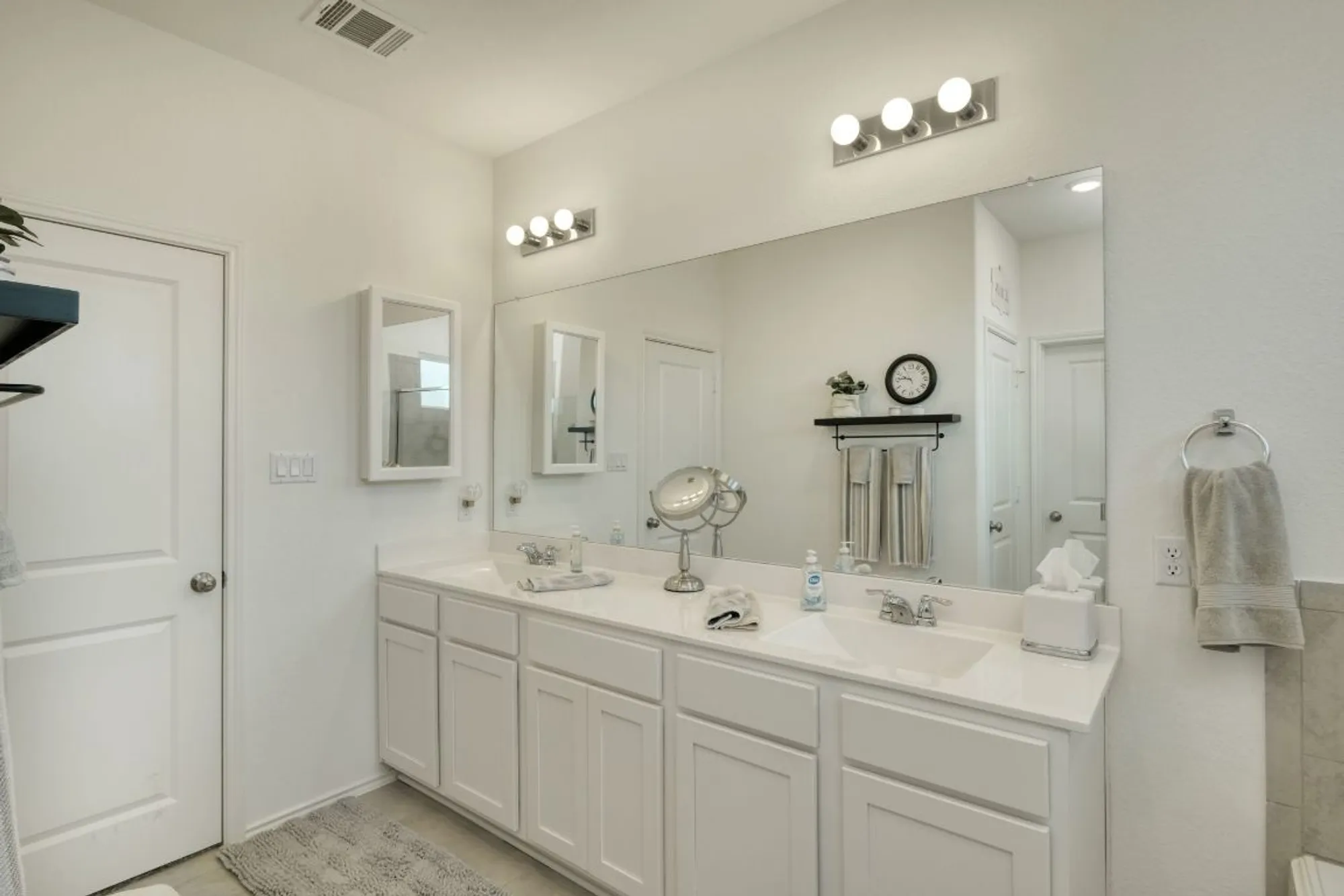 Property Slideshow image 18 of 35 | 708 affazia ln c, Georgetown, TX, 78628