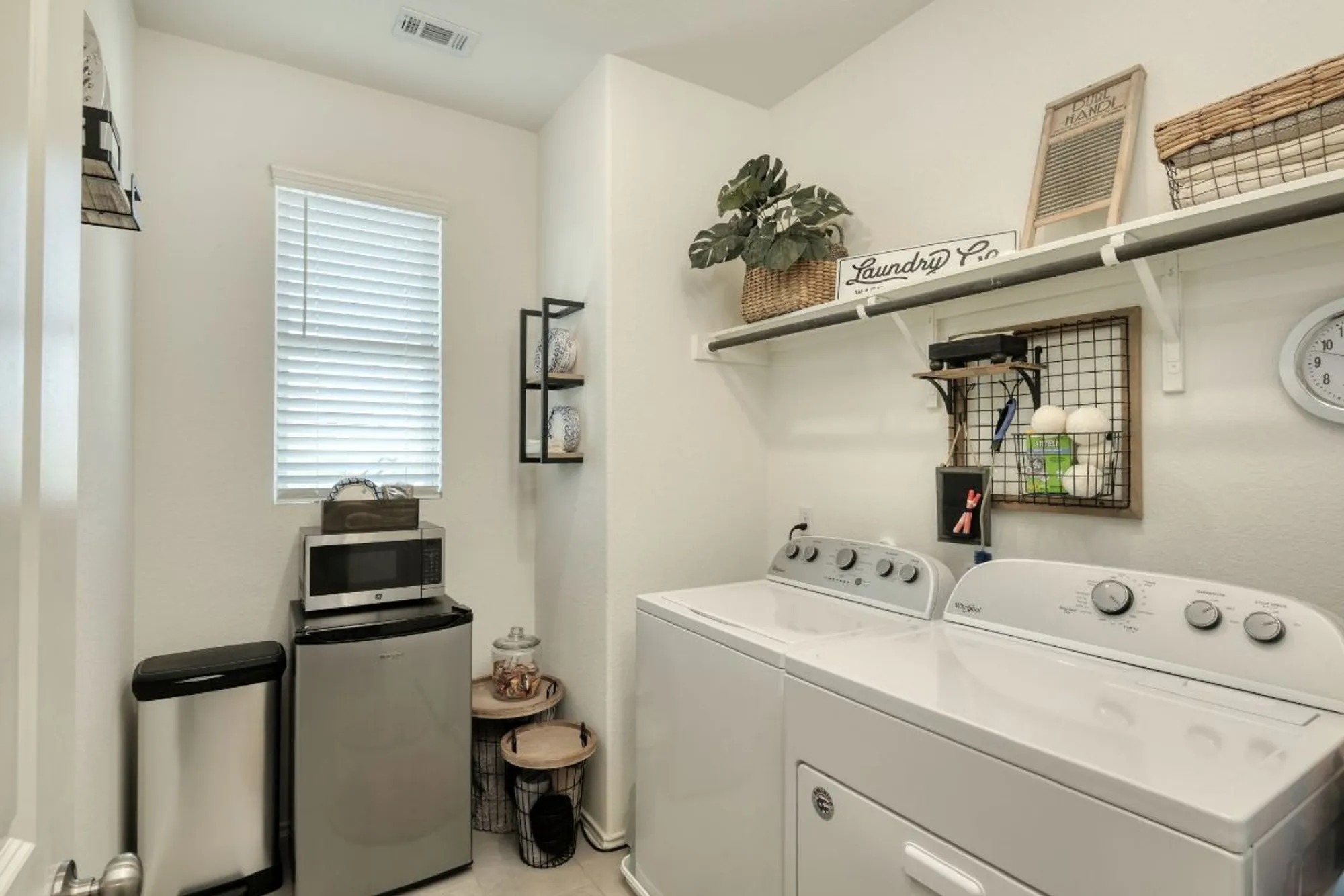 Property Slideshow image 22 of 35 | 708 affazia ln c, Georgetown, TX, 78628