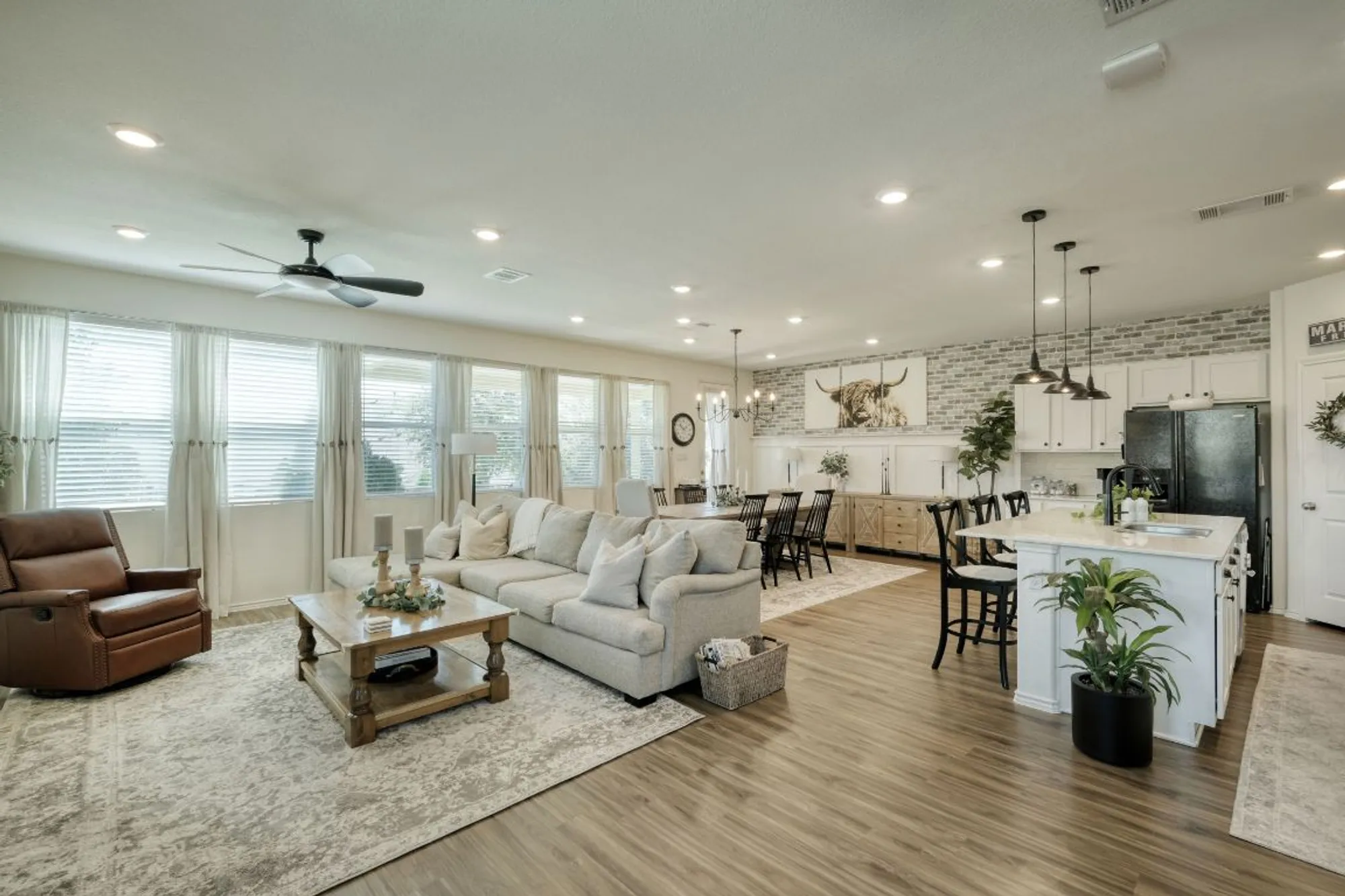 Property Slideshow image 5 of 35 | 708 affazia ln c, Georgetown, TX, 78628