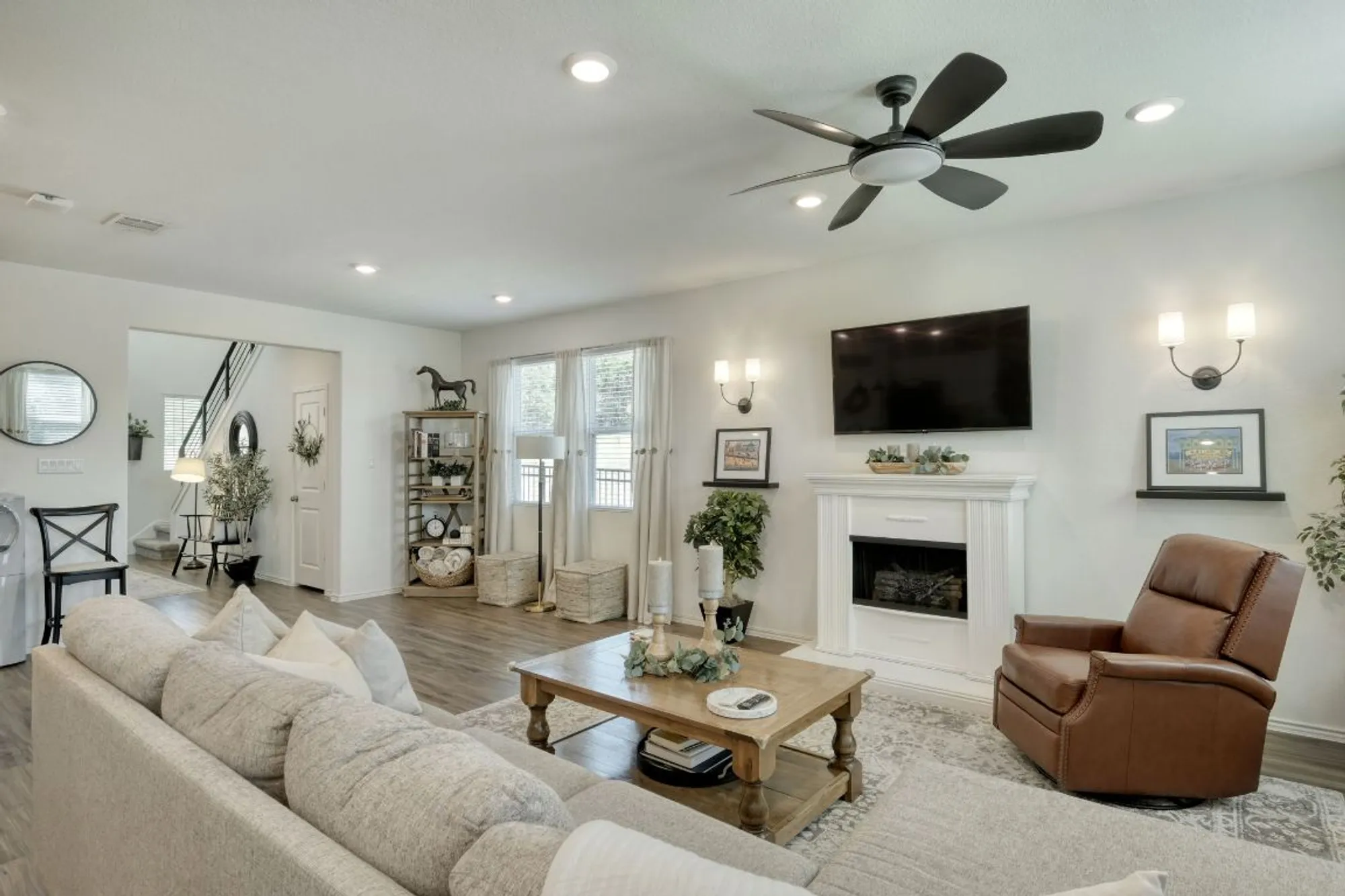 Property Slideshow image 6 of 35 | 708 affazia ln c, Georgetown, TX, 78628