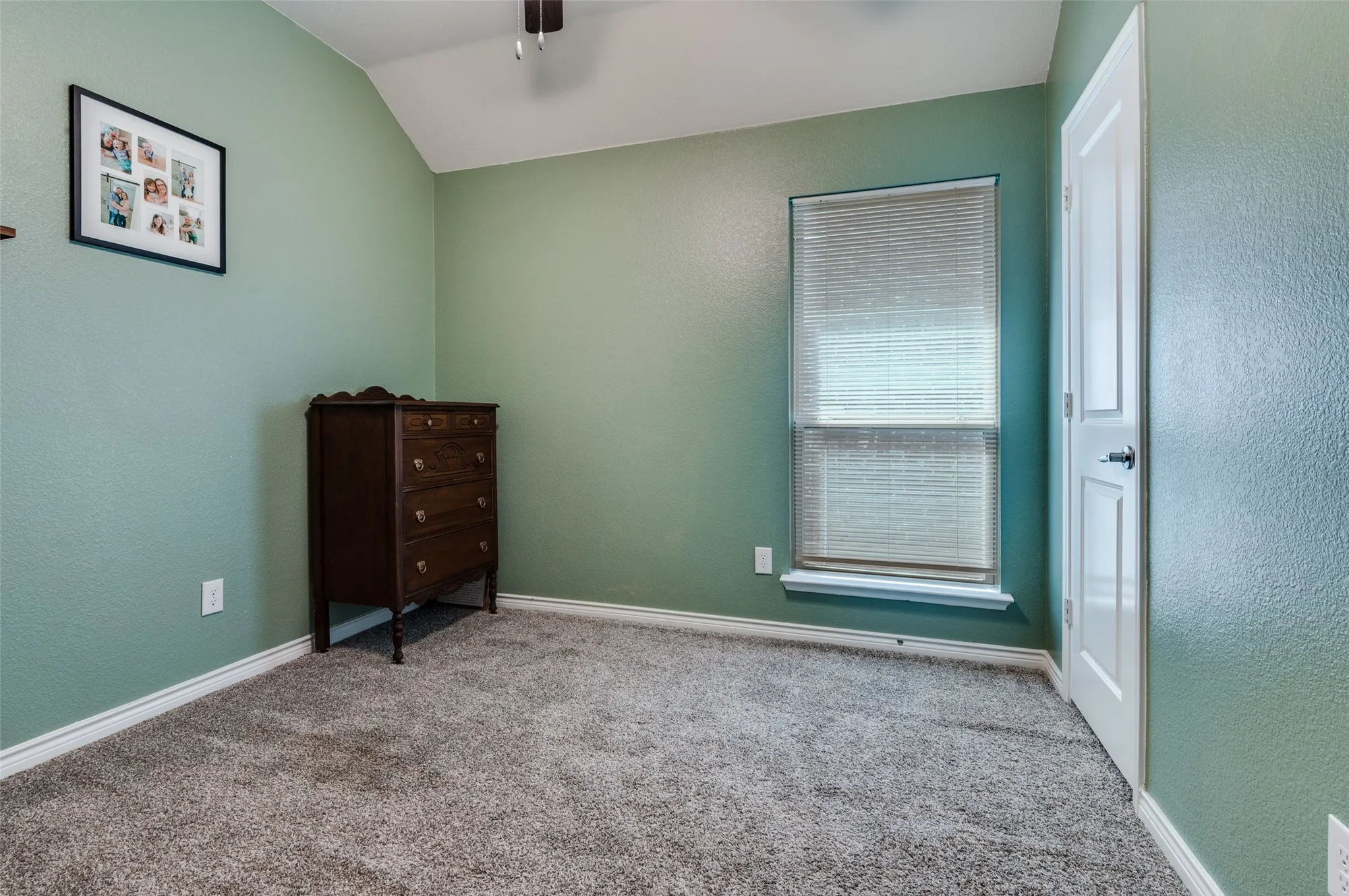 Property Slideshow image 14 of 23 | 105 mojave way, Red Oak, TX, 75154