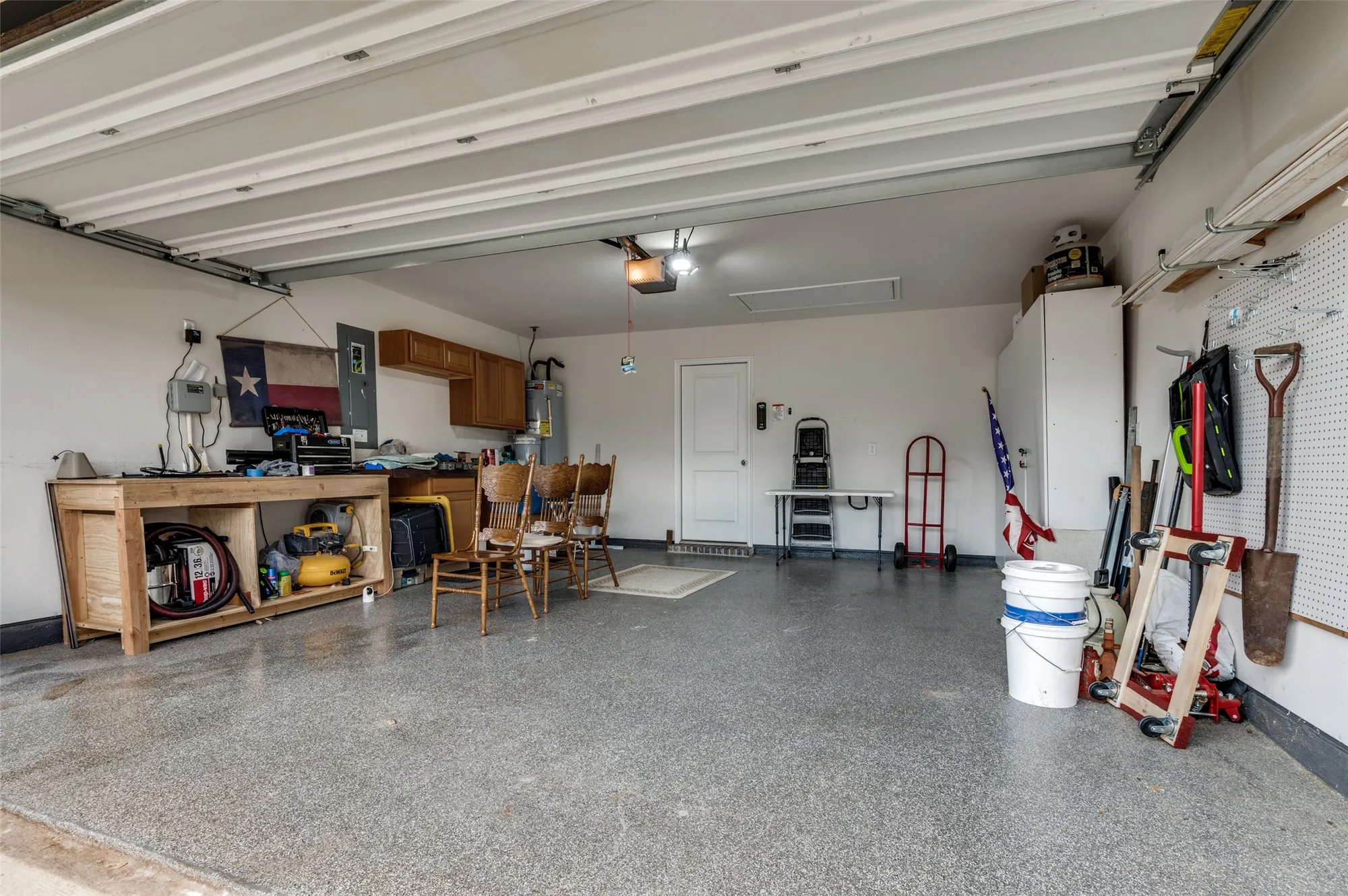 Property Slideshow image 18 of 23 | 105 mojave way, Red Oak, TX, 75154