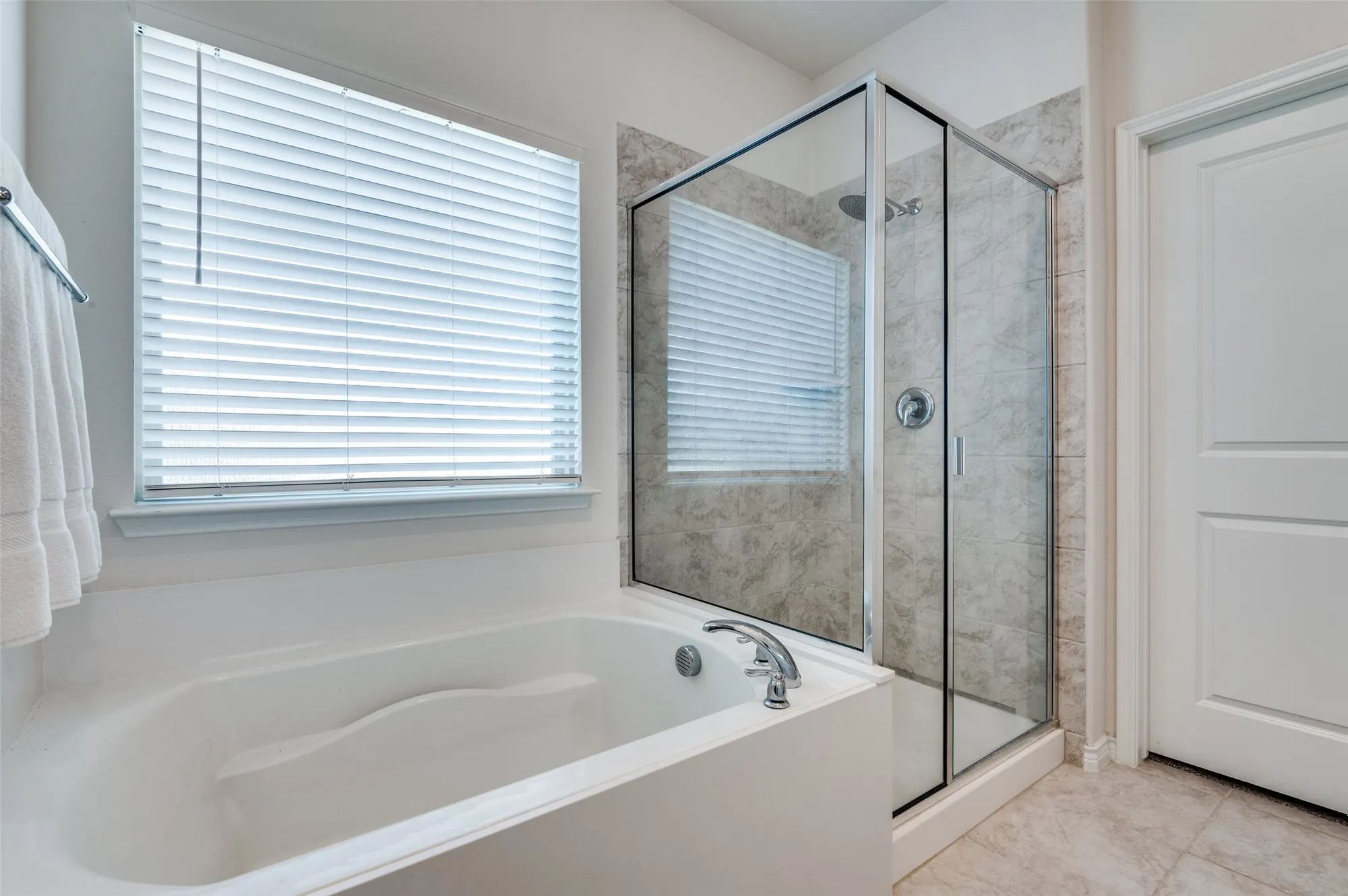 Property Slideshow image 11 of 23 | 105 mojave way, Red Oak, TX, 75154