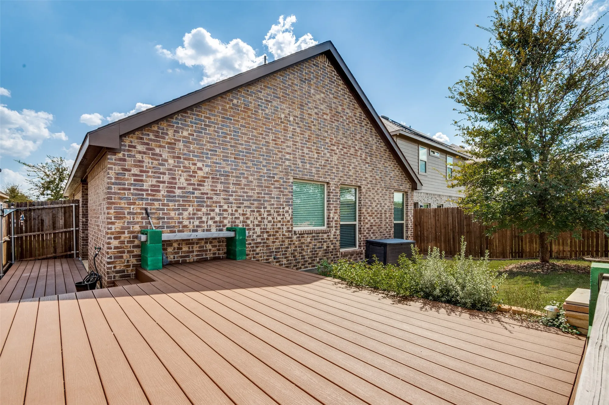 Property Slideshow image 20 of 23 | 105 mojave way, Red Oak, TX, 75154