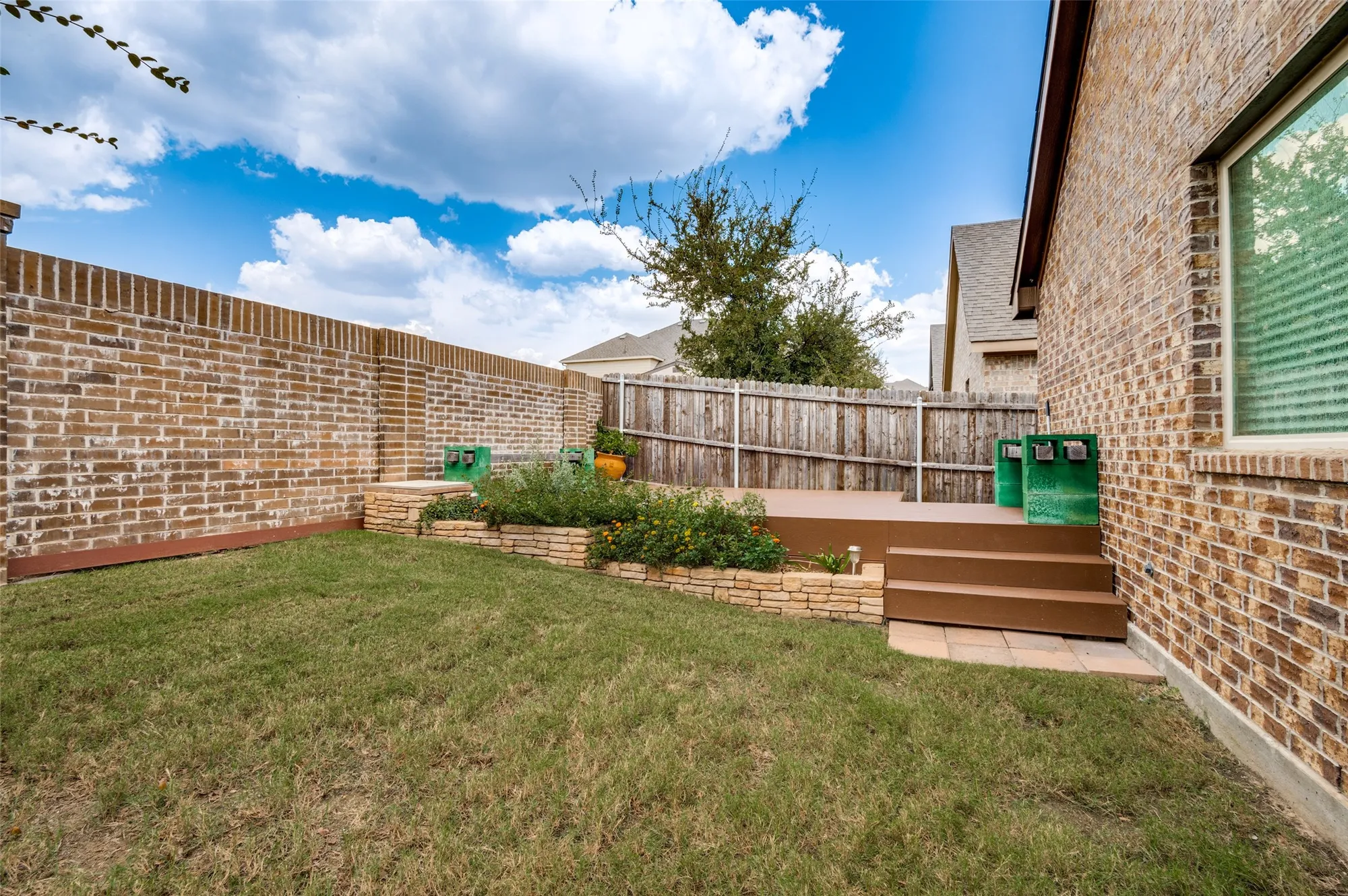 Property Slideshow image 22 of 23 | 105 mojave way, Red Oak, TX, 75154