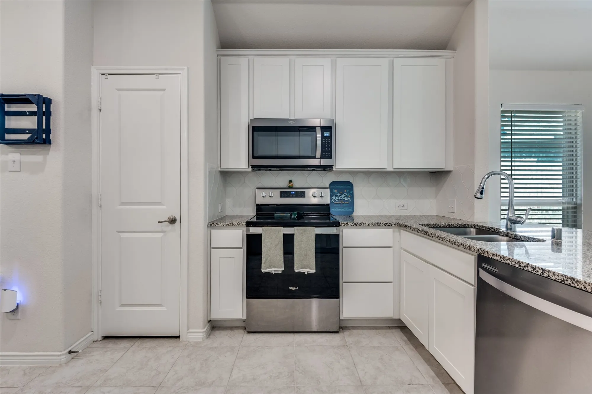 Property Slideshow image 5 of 23 | 105 mojave way, Red Oak, TX, 75154