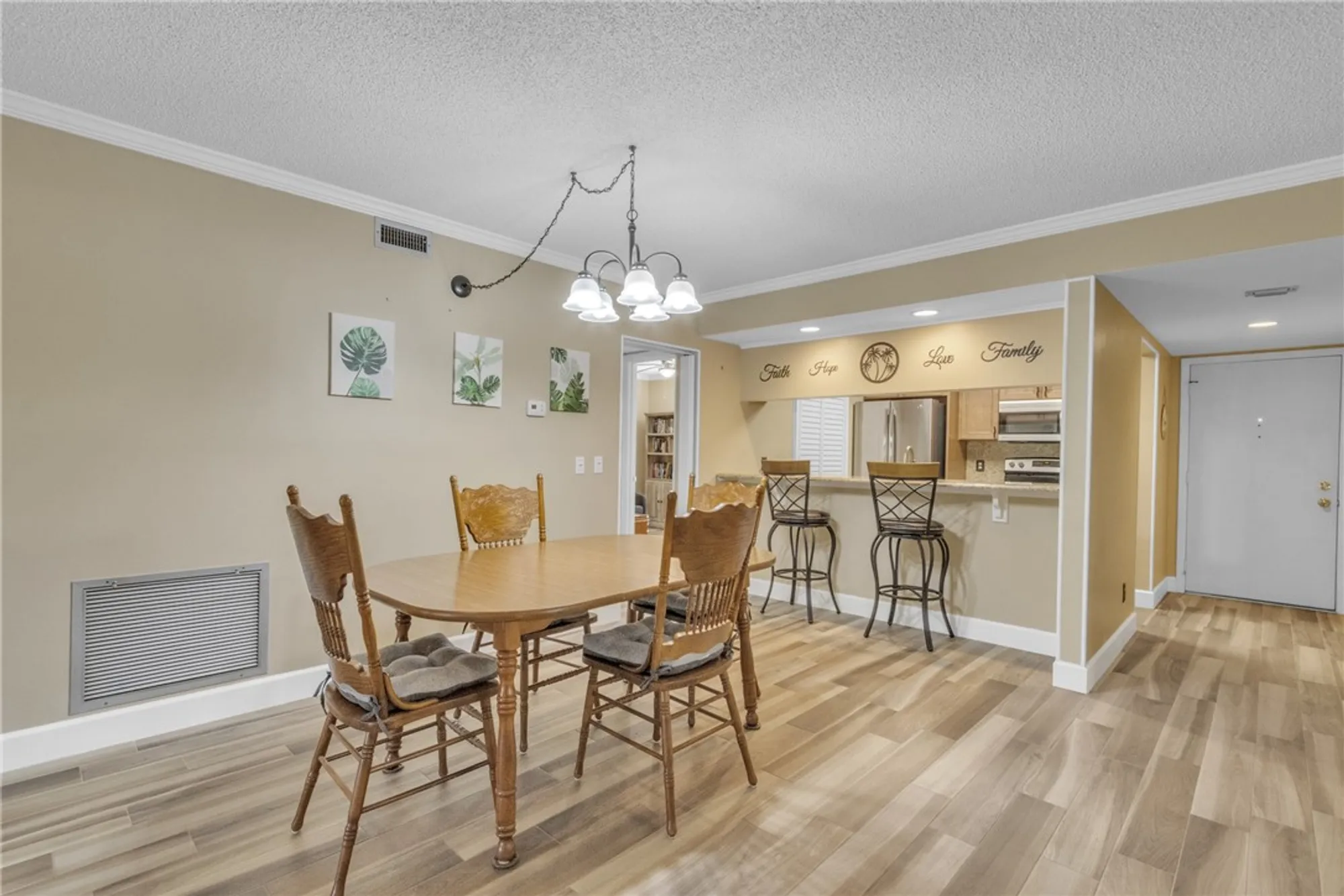 Property Slideshow image 8 of 36 | 18 plantation dr apt 106, Vero Beach, FL, 32966