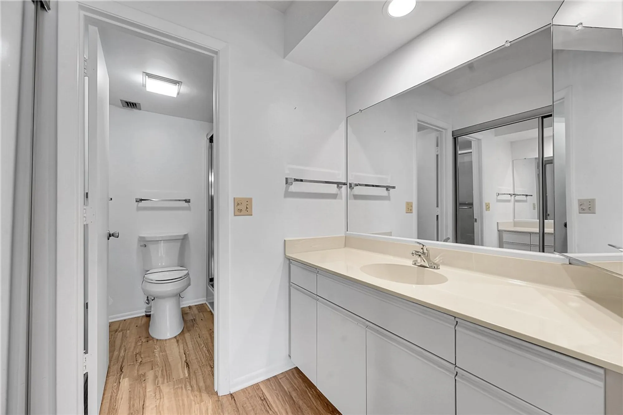 Property Slideshow image 14 of 31 | 27 plantation dr apt 102, Vero Beach, FL, 32966