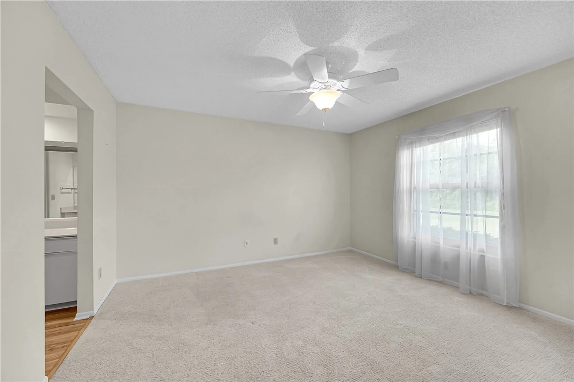 Property Slideshow image 11 of 31 | 27 plantation dr apt 102, Vero Beach, FL, 32966