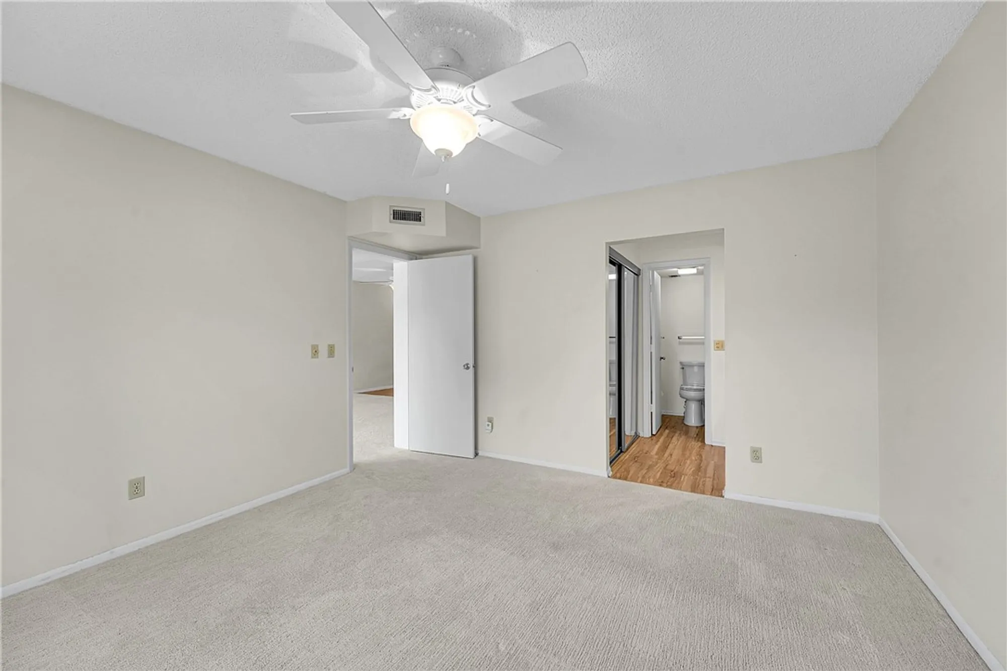 Property Slideshow image 13 of 31 | 27 plantation dr apt 102, Vero Beach, FL, 32966