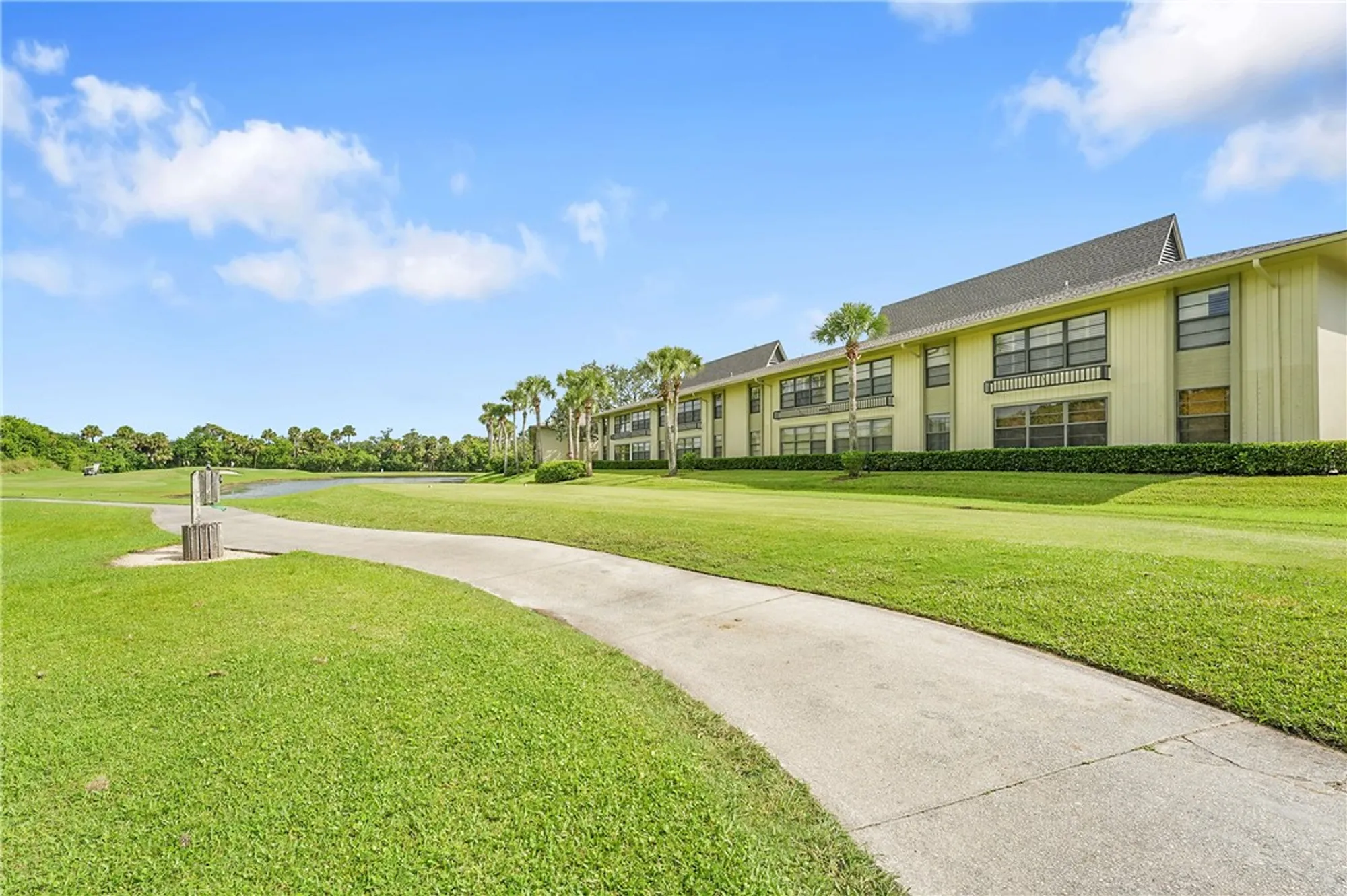 Property Slideshow image 24 of 31 | 27 plantation dr apt 102, Vero Beach, FL, 32966