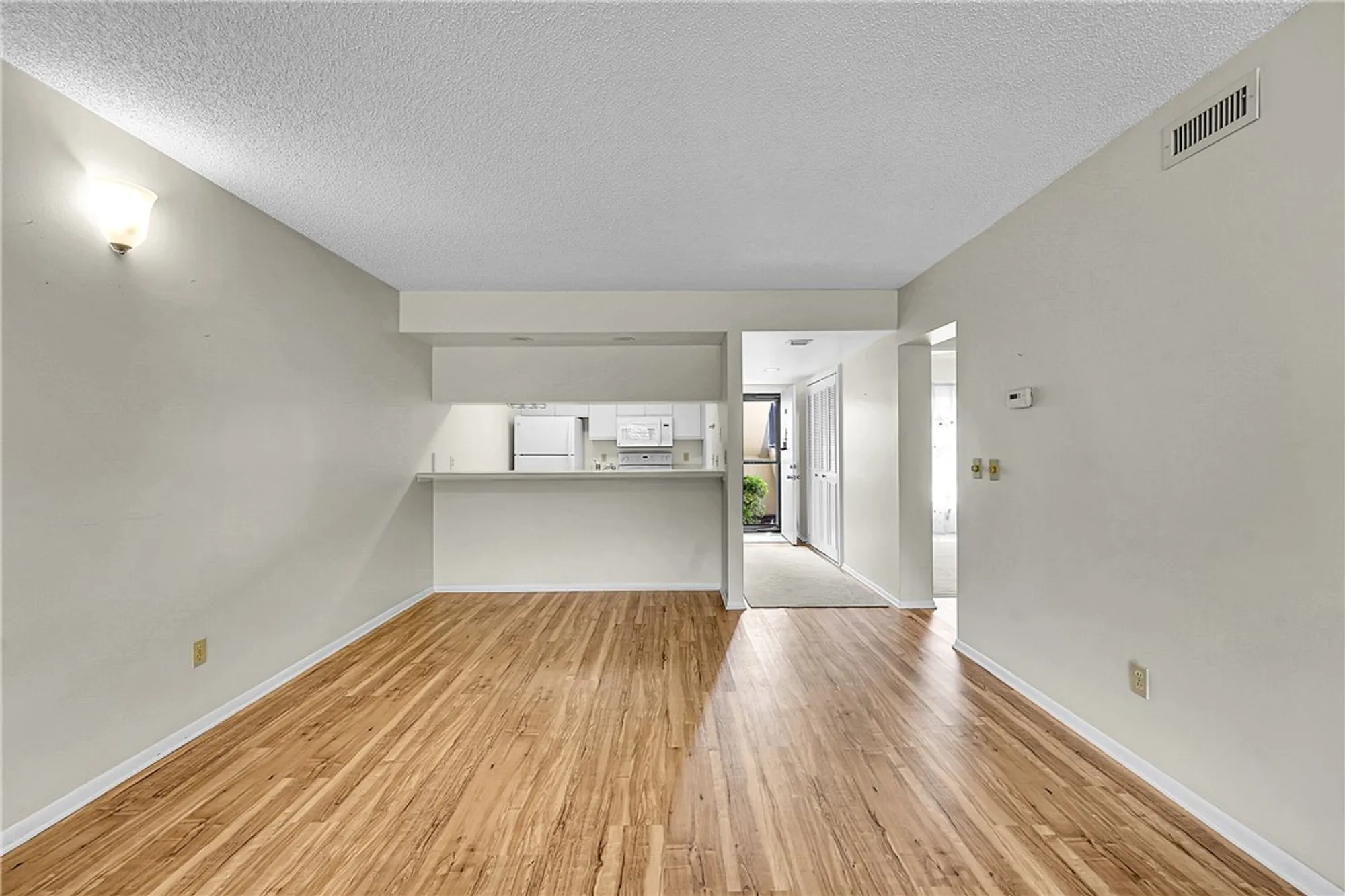 Property Slideshow image 5 of 31 | 27 plantation dr apt 102, Vero Beach, FL, 32966